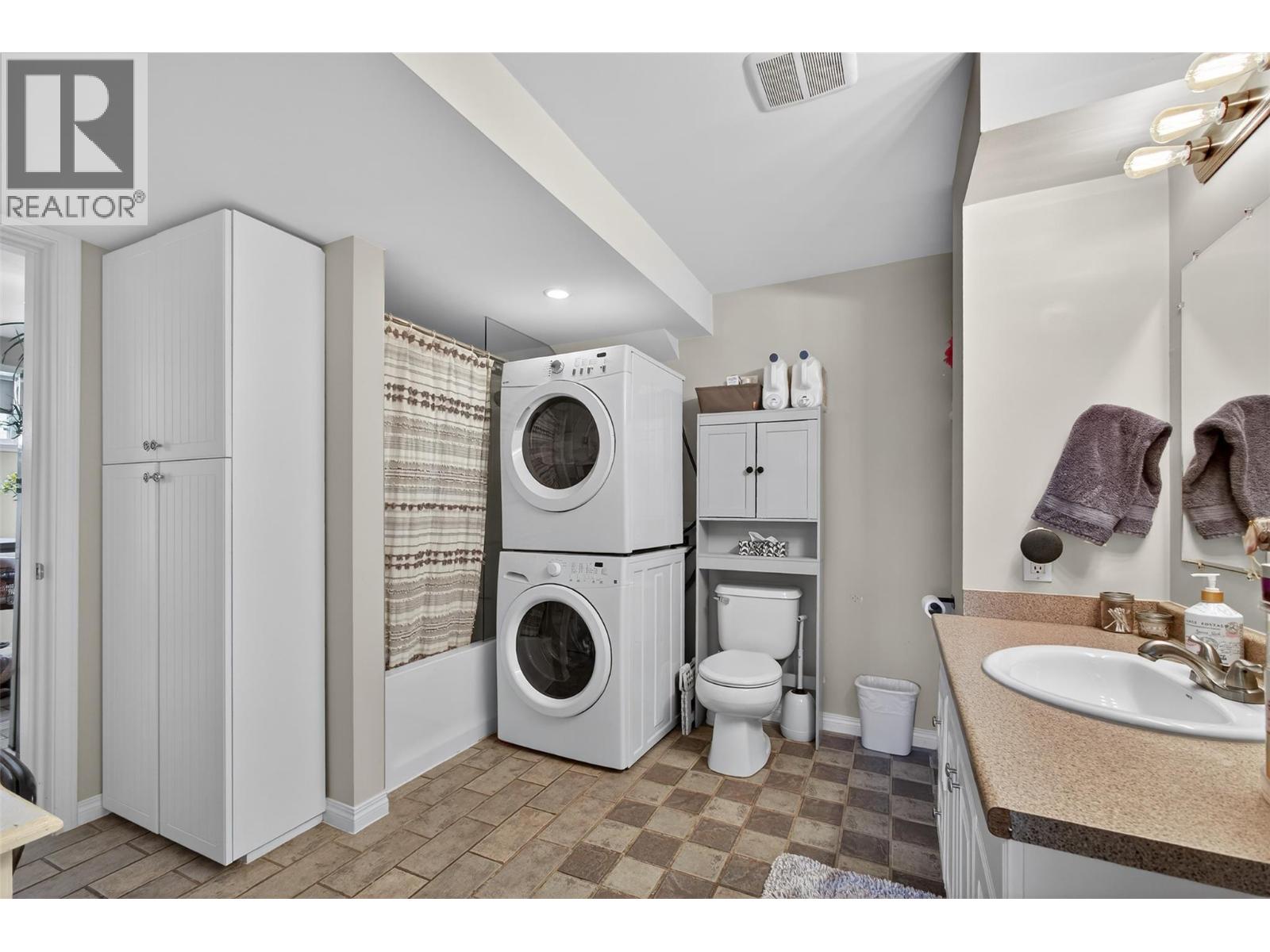 2490 Sexsmith Road, Kelowna, British Columbia  V1V 2E9 - Photo 25 - 10395455