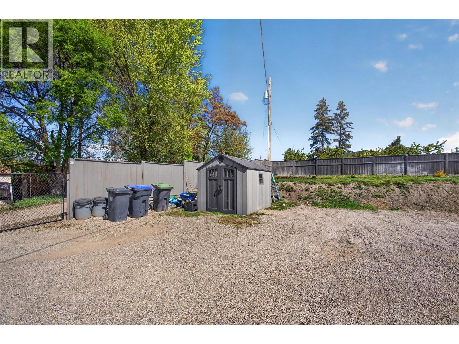 2490 Sexsmith Road, Kelowna, British Columbia  V1V 2E9 - Photo 38 - 10395455