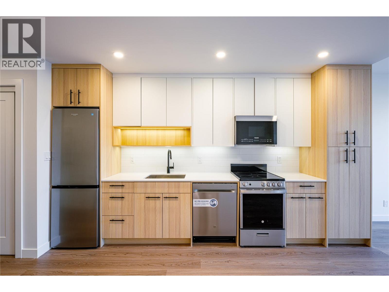 1380 Pridham Avenue Unit# 314, Kelowna, British Columbia  V1Y 6B5 - Photo 1 - 10395858