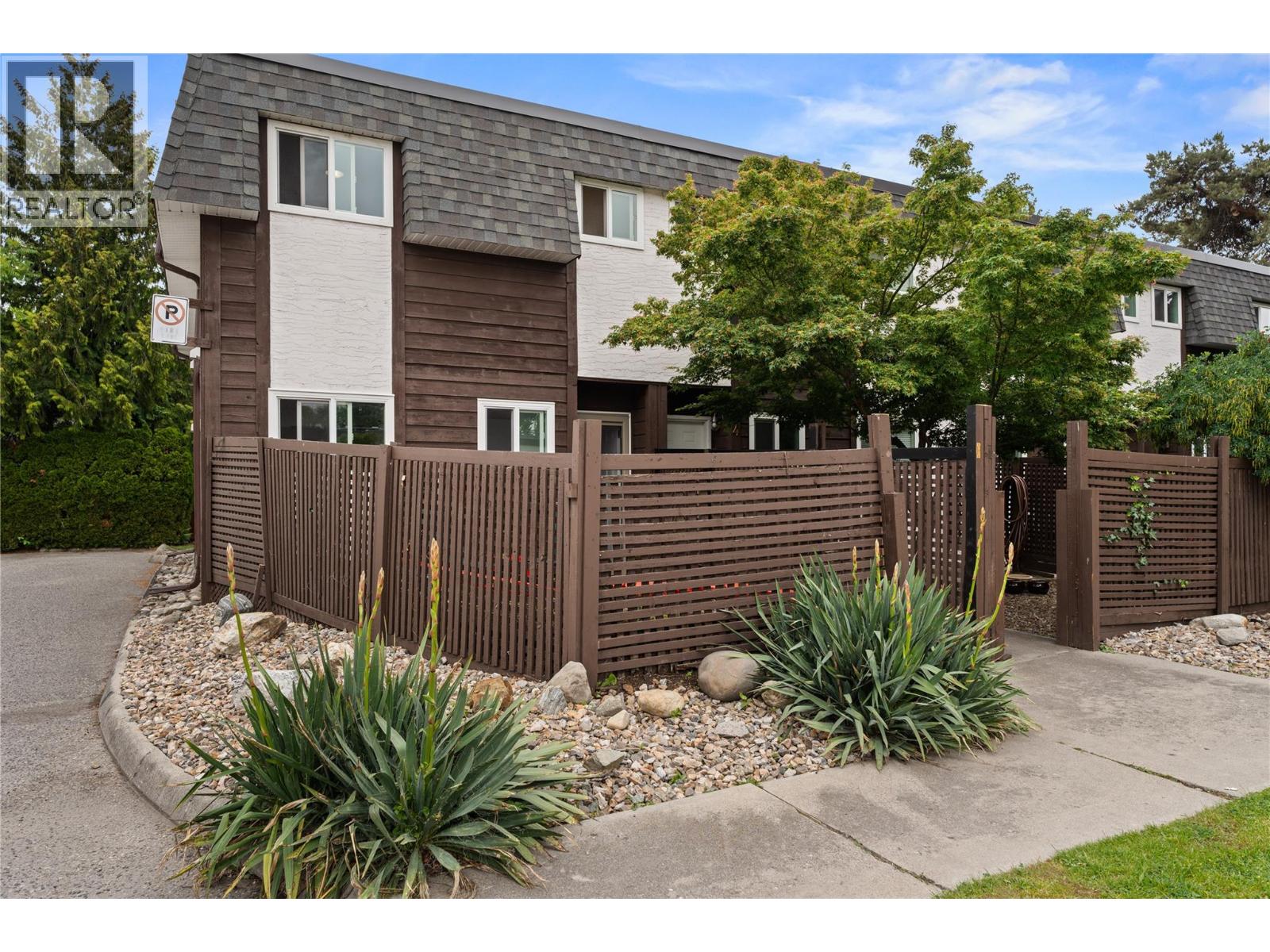 3135 Walnut Street Unit# 5, Kelowna, British Columbia  V1W 3T6 - Photo 1 - 10396084