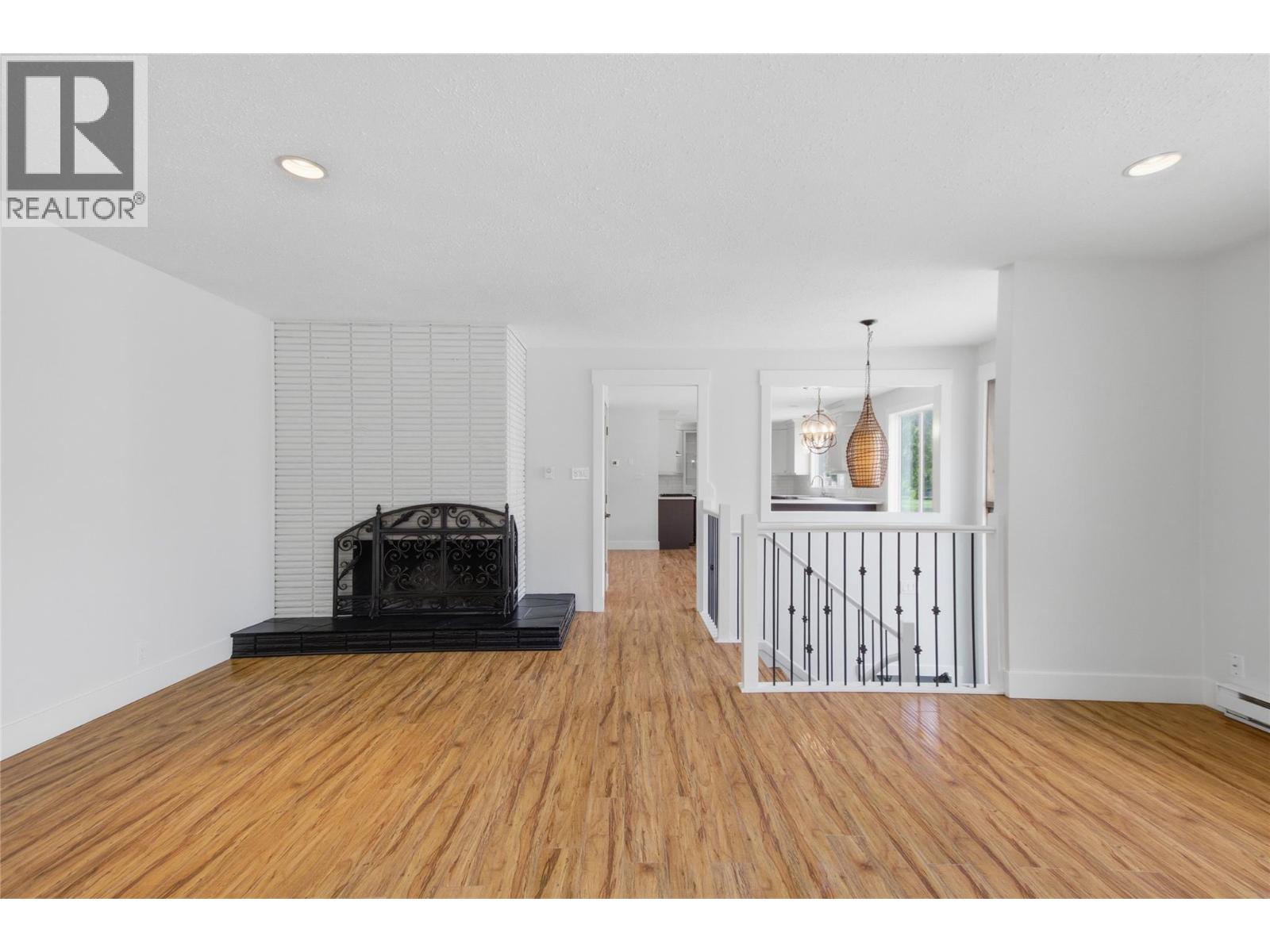 298 Juniper Avenue, Kamloops, British Columbia  V2B 1H7 - Photo 11 - 10396076