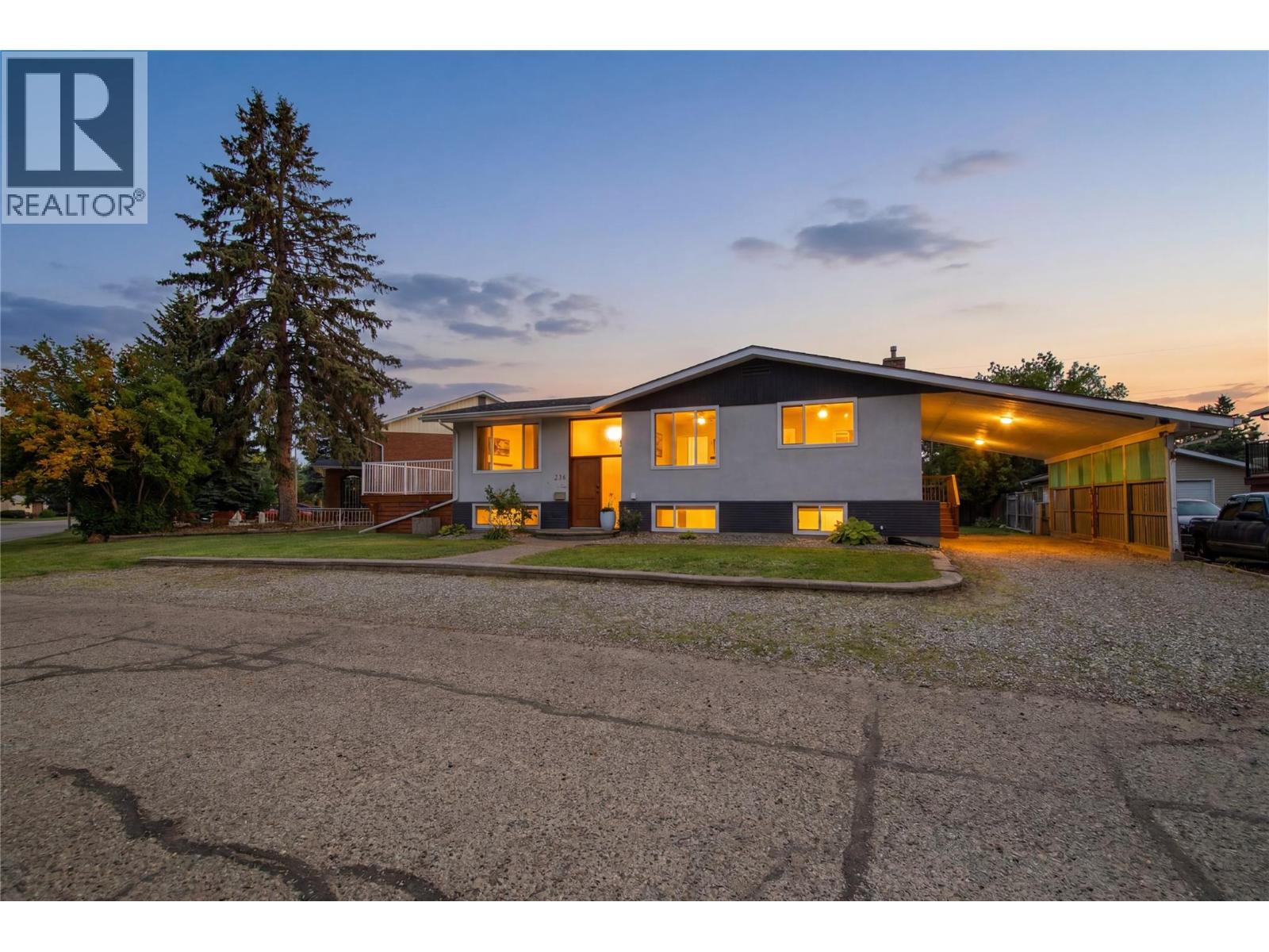 298 Juniper Avenue, Kamloops, British Columbia  V2B 1H7 - Photo 2 - 10396076