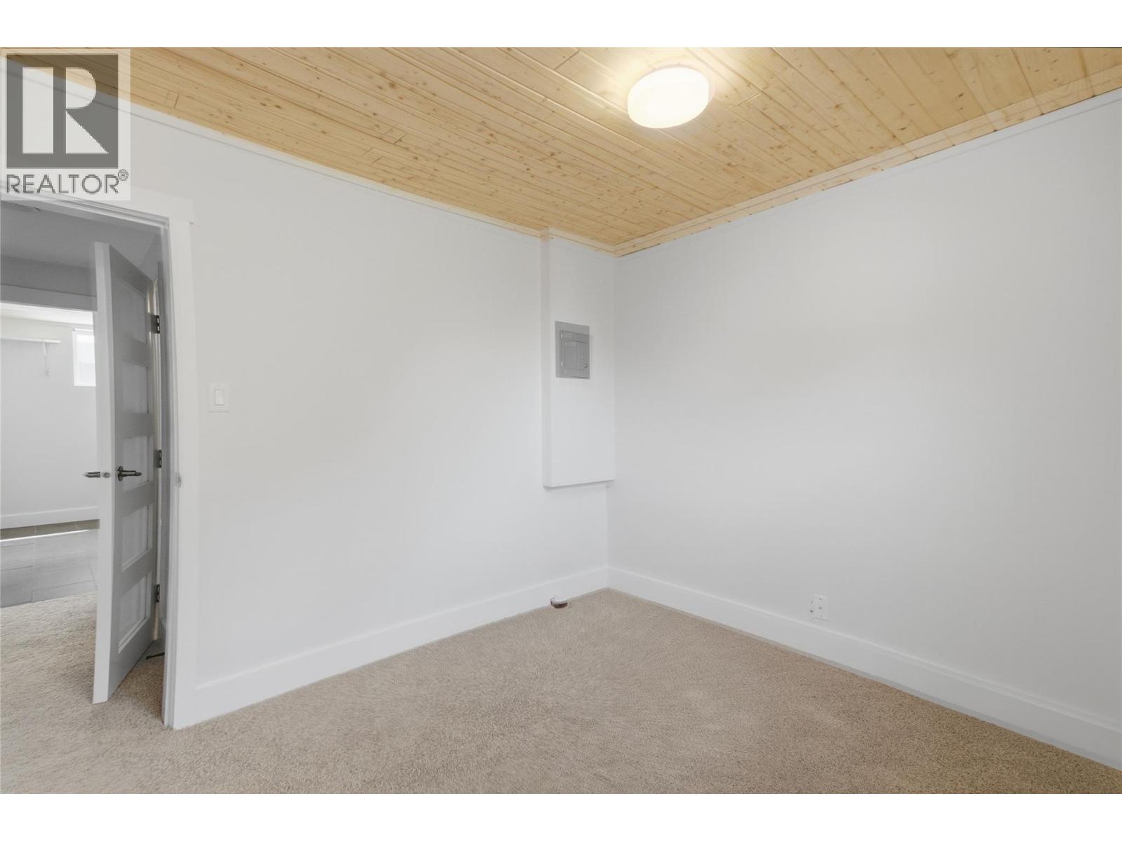 298 Juniper Avenue, Kamloops, British Columbia  V2B 1H7 - Photo 25 - 10396076