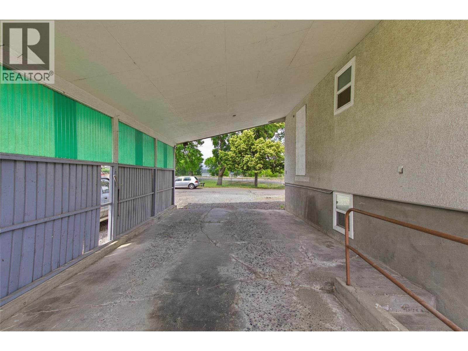 298 Juniper Avenue, Kamloops, British Columbia  V2B 1H7 - Photo 32 - 10396076