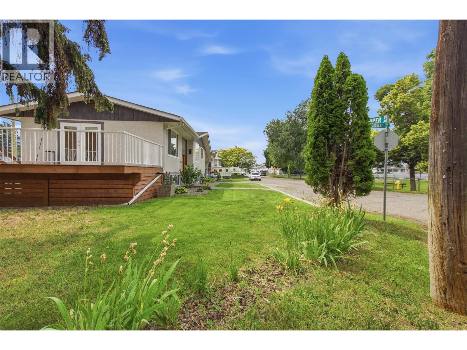 298 Juniper Avenue, Kamloops, British Columbia  V2B 1H7 - Photo 44 - 10396076