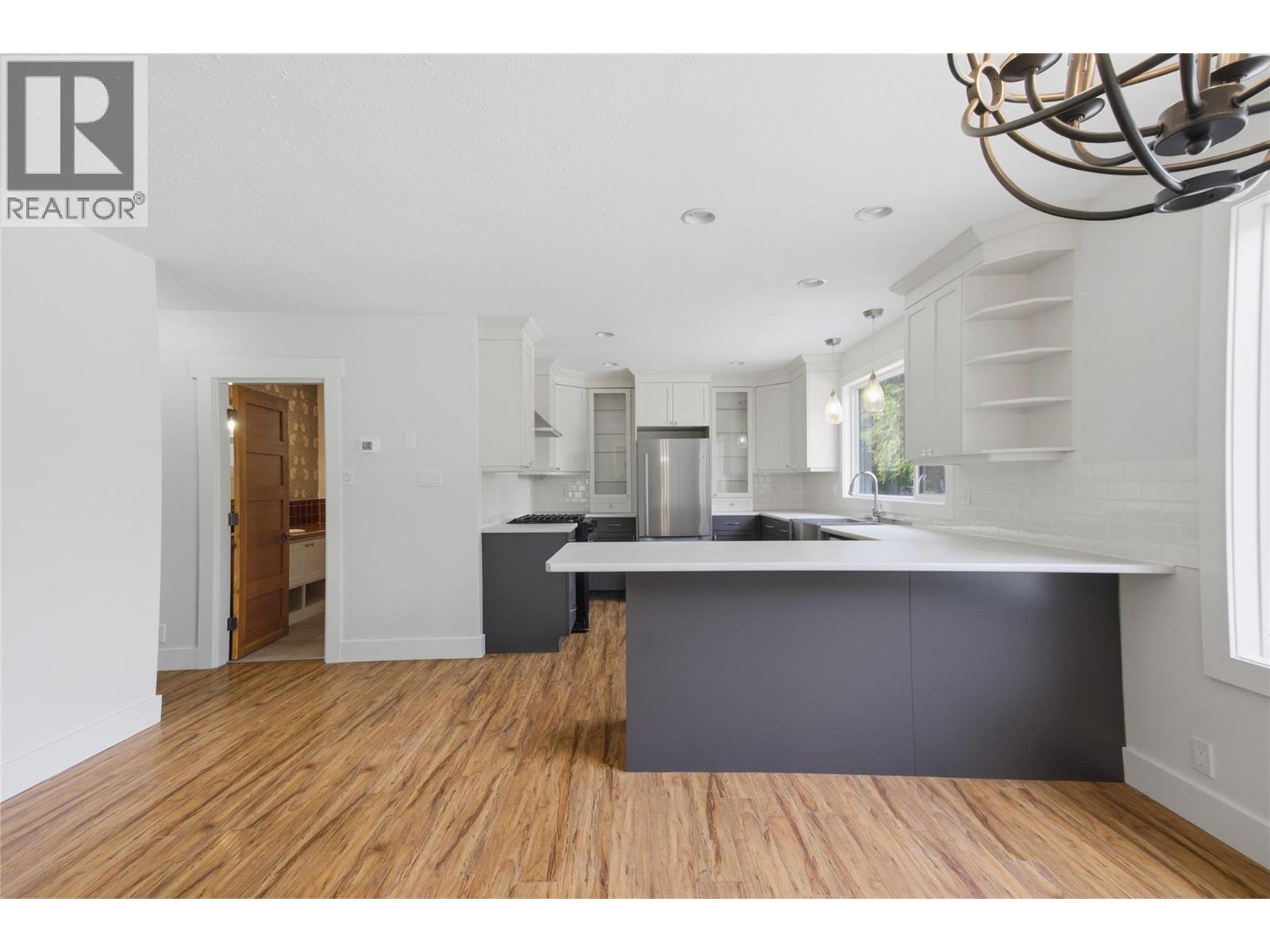 298 Juniper Avenue, Kamloops, British Columbia  V2B 1H7 - Photo 6 - 10396076