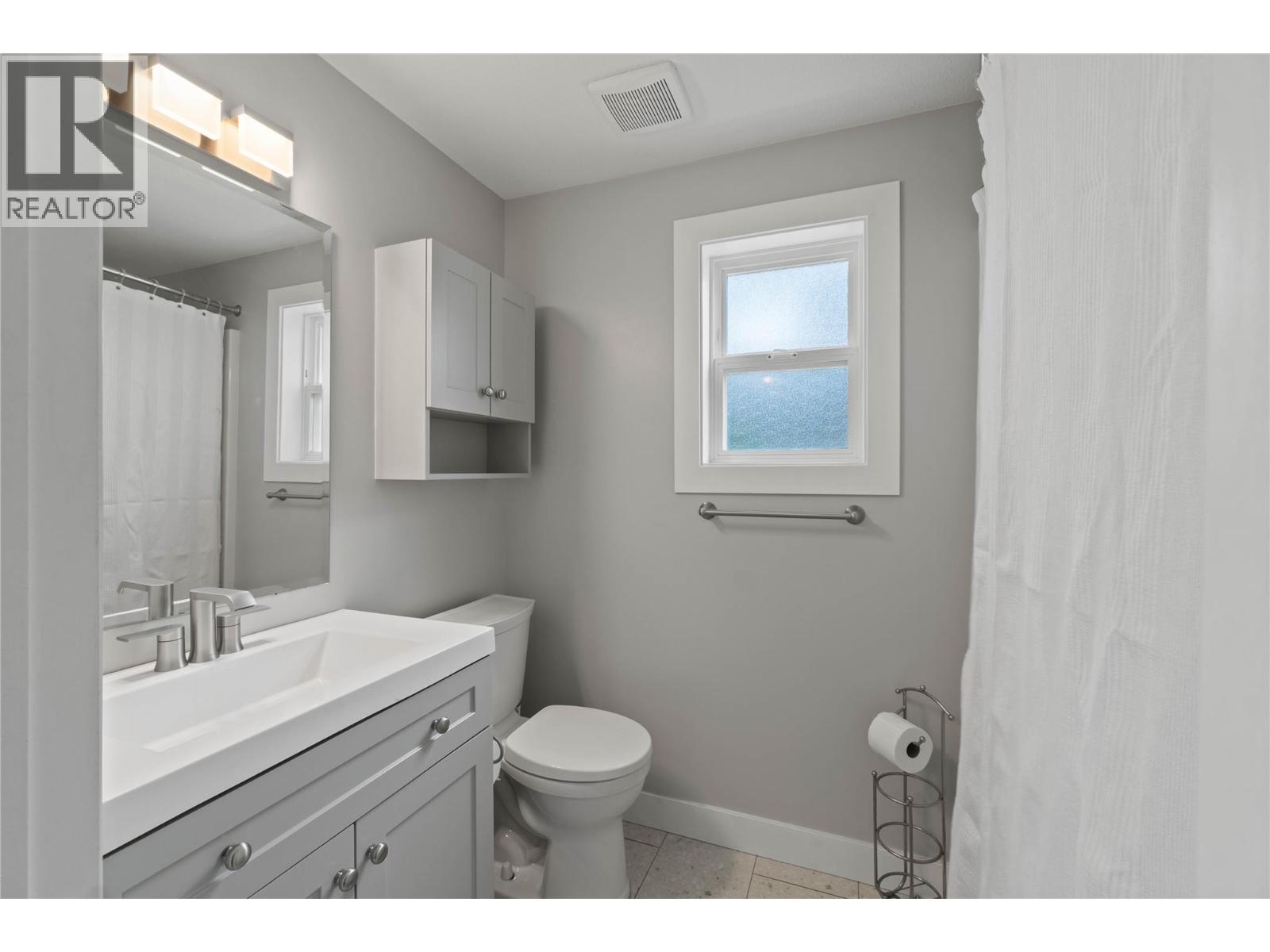 3227 Shuswap Road, Kamloops, British Columbia  V2H 1T1 - Photo 14 - 10396083
