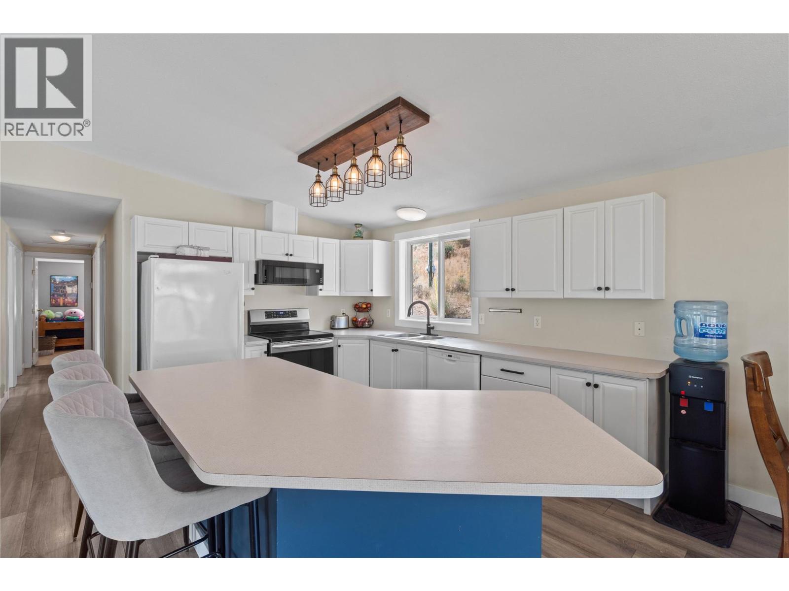 3227 Shuswap Road, Kamloops, British Columbia  V2H 1T1 - Photo 6 - 10396083