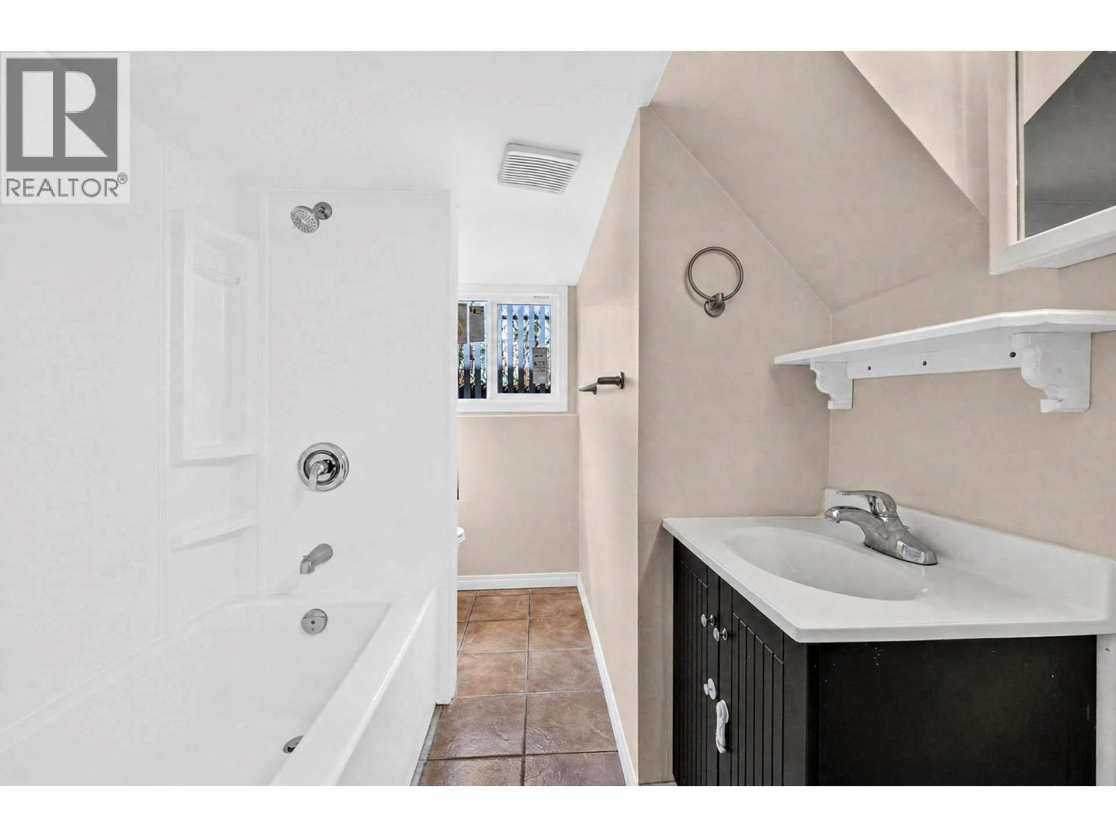 658 Courtenay Crescent, Kamloops, British Columbia  V2B 1Z6 - Photo 27 - 10395986