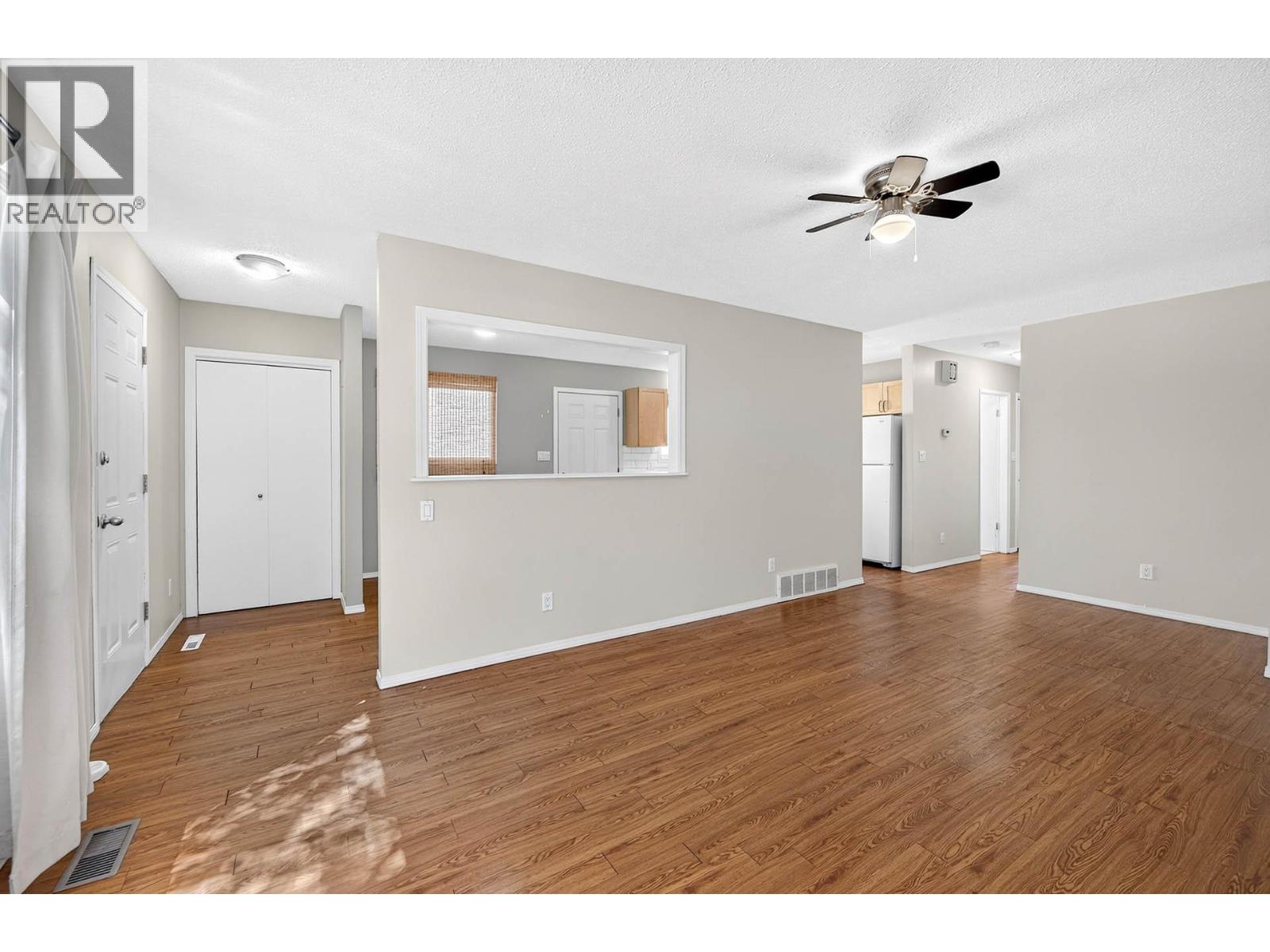 658 Courtenay Crescent, Kamloops, British Columbia  V2B 1Z6 - Photo 5 - 10395986