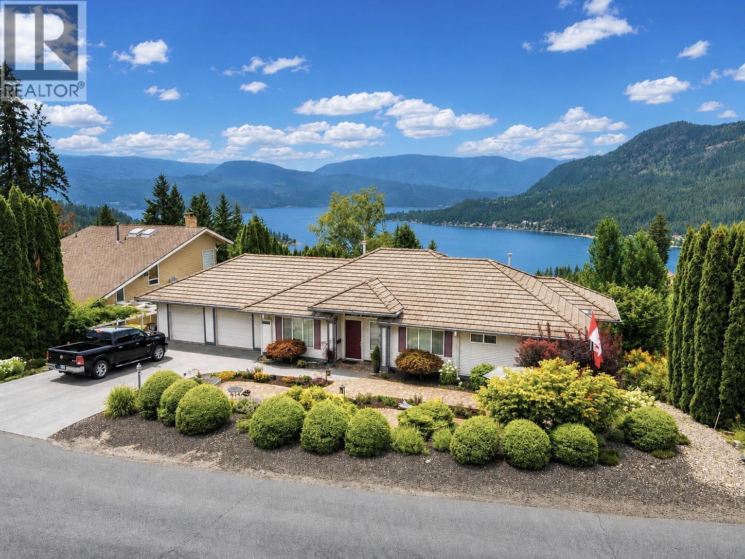 2595 Golf Course Drive, Blind Bay, British Columbia  V0E 1H2 - Photo 1 - 10395135