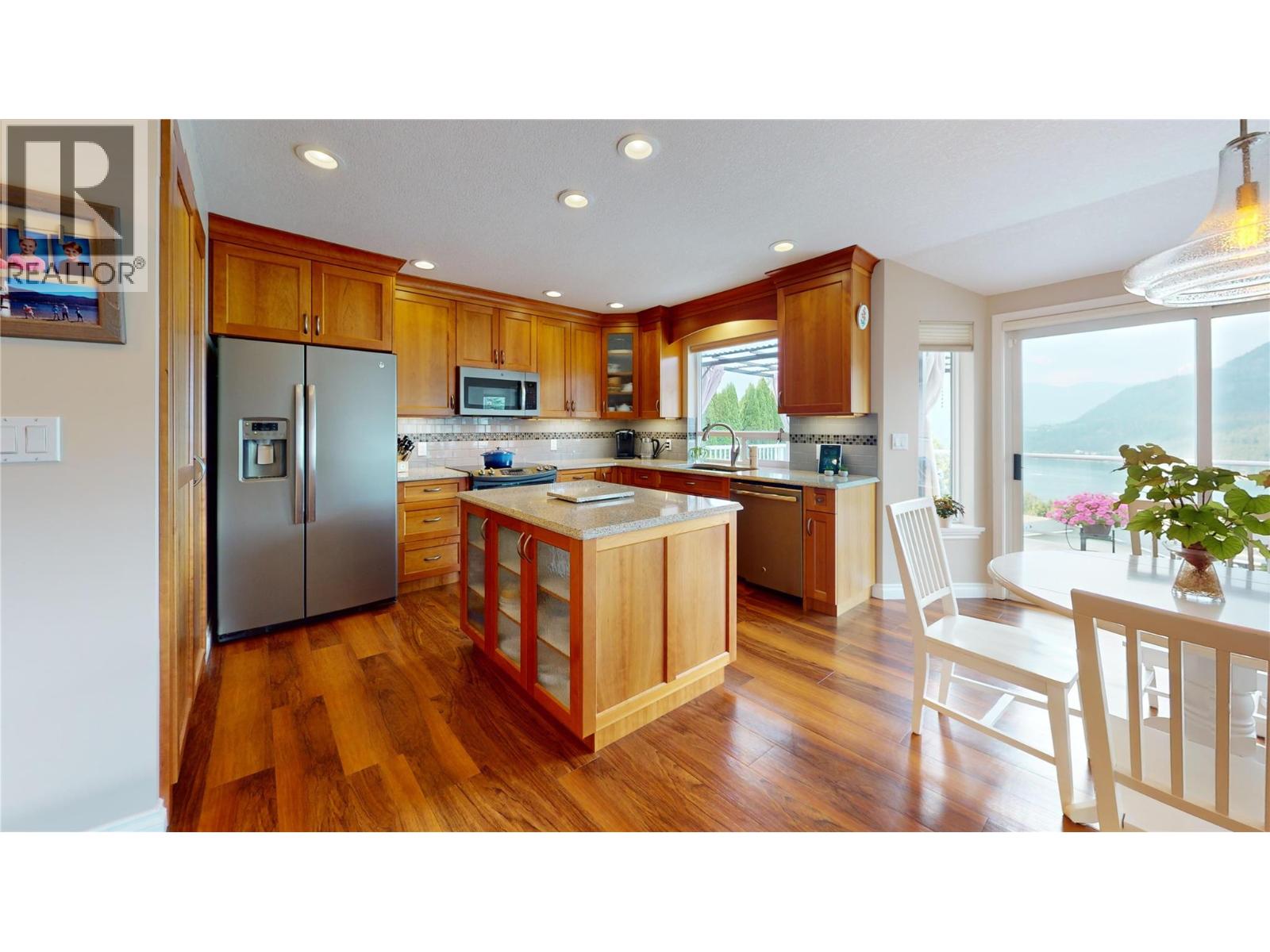 2595 Golf Course Drive, Blind Bay, British Columbia  V0E 1H2 - Photo 13 - 10395135