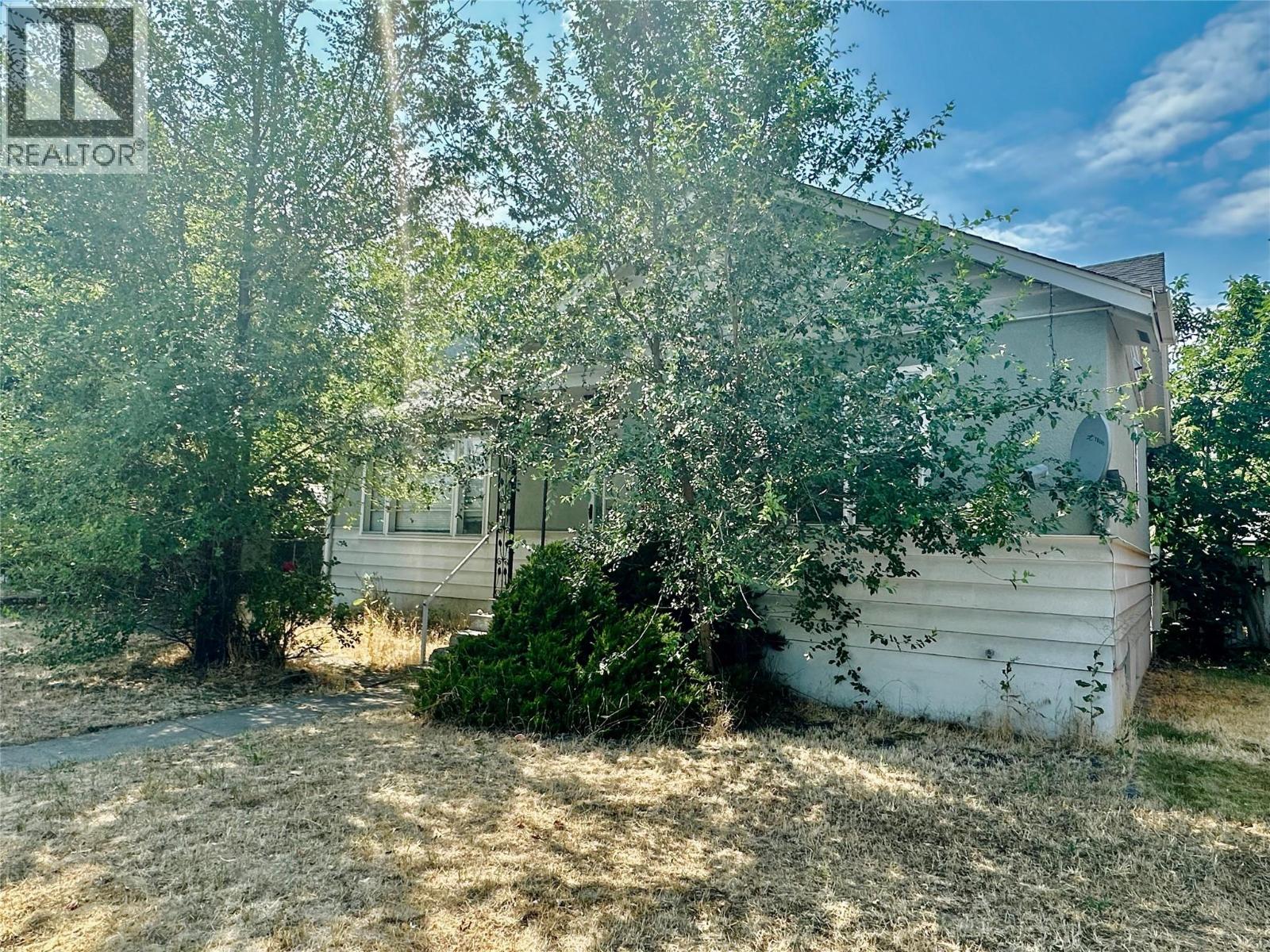 2038 Richter Street, Kelowna, British Columbia  V1Y 2N5 - Photo 2 - 10394176