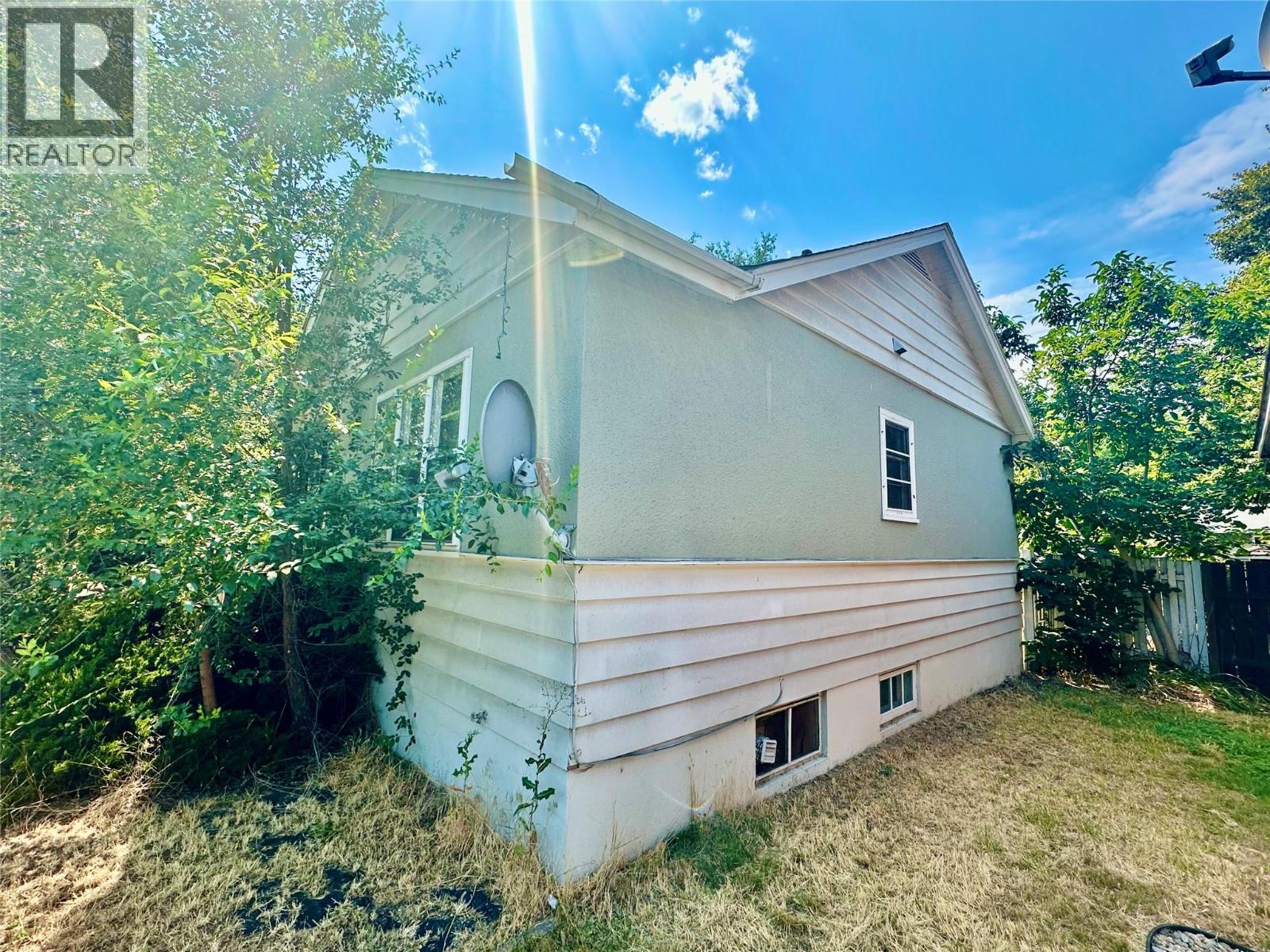 2038 Richter Street, Kelowna, British Columbia  V1Y 2N5 - Photo 3 - 10394176