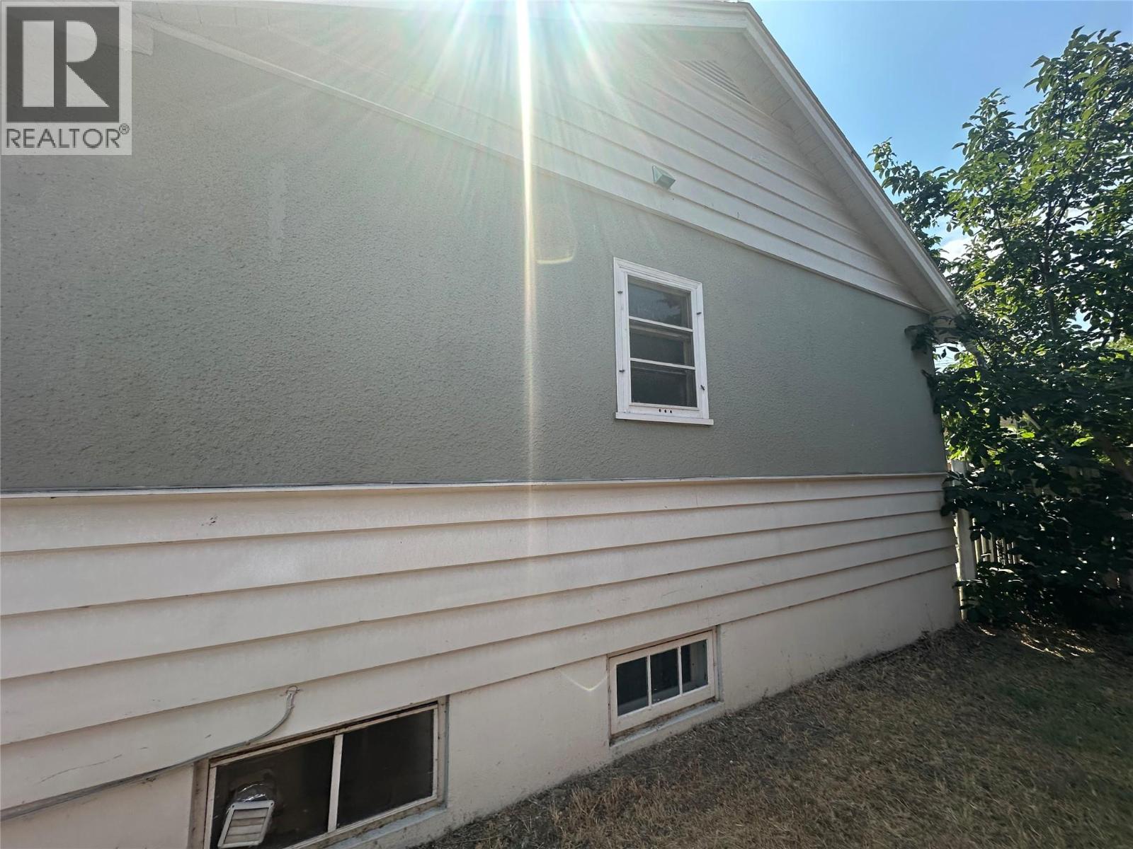 2038 Richter Street, Kelowna, British Columbia  V1Y 2N5 - Photo 4 - 10394176
