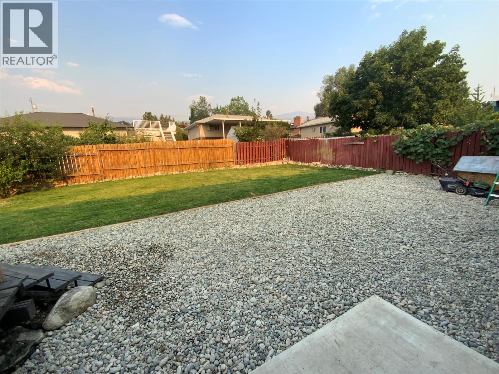 1134 Woodlands Drive, Penticton, British Columbia  V2A 3Z6 - Photo 4 - 10396130