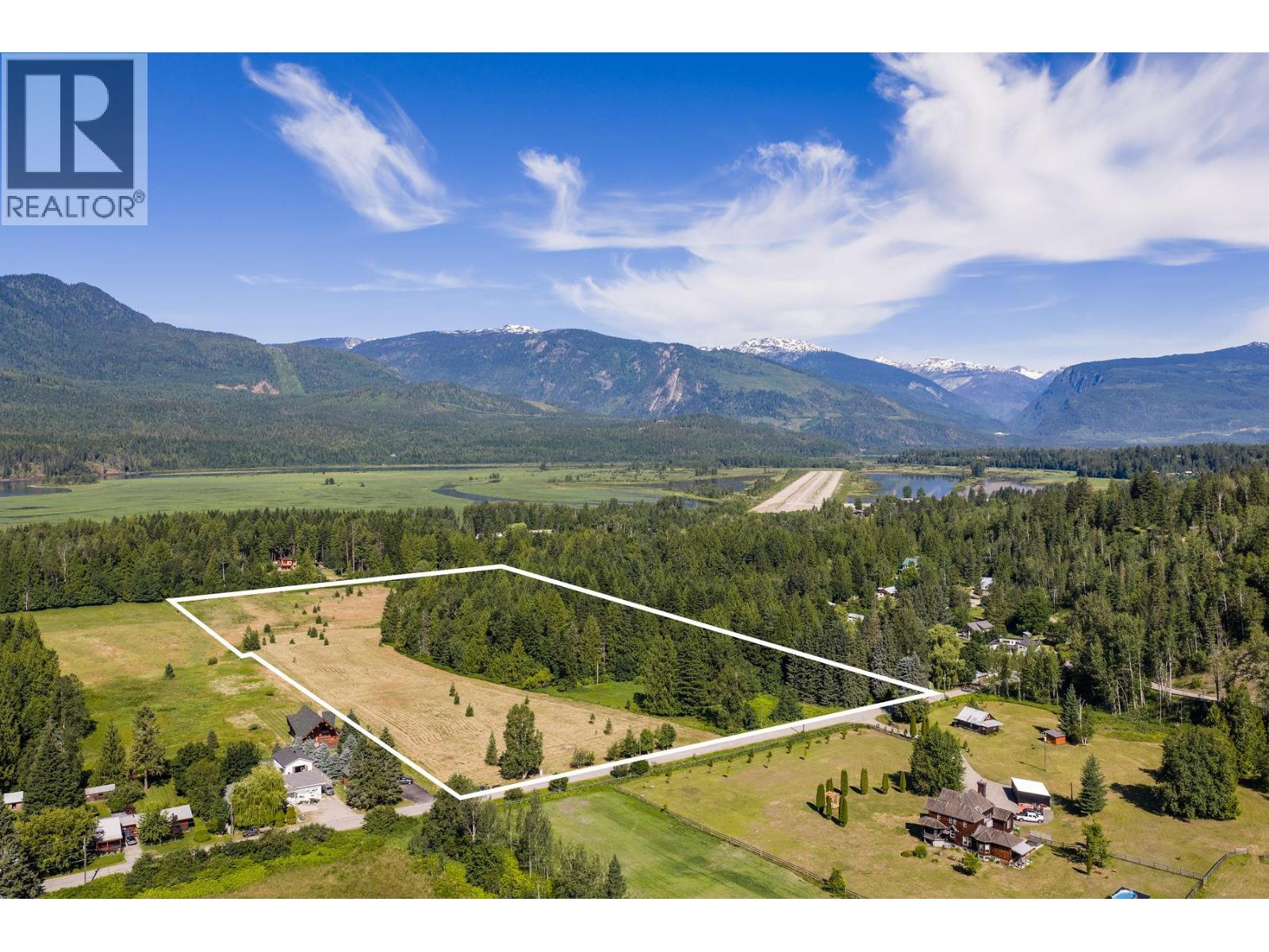 3309 Catherwood Road, Revelstoke, British Columbia  V0E 2S1 - Photo 1 - 10394067
