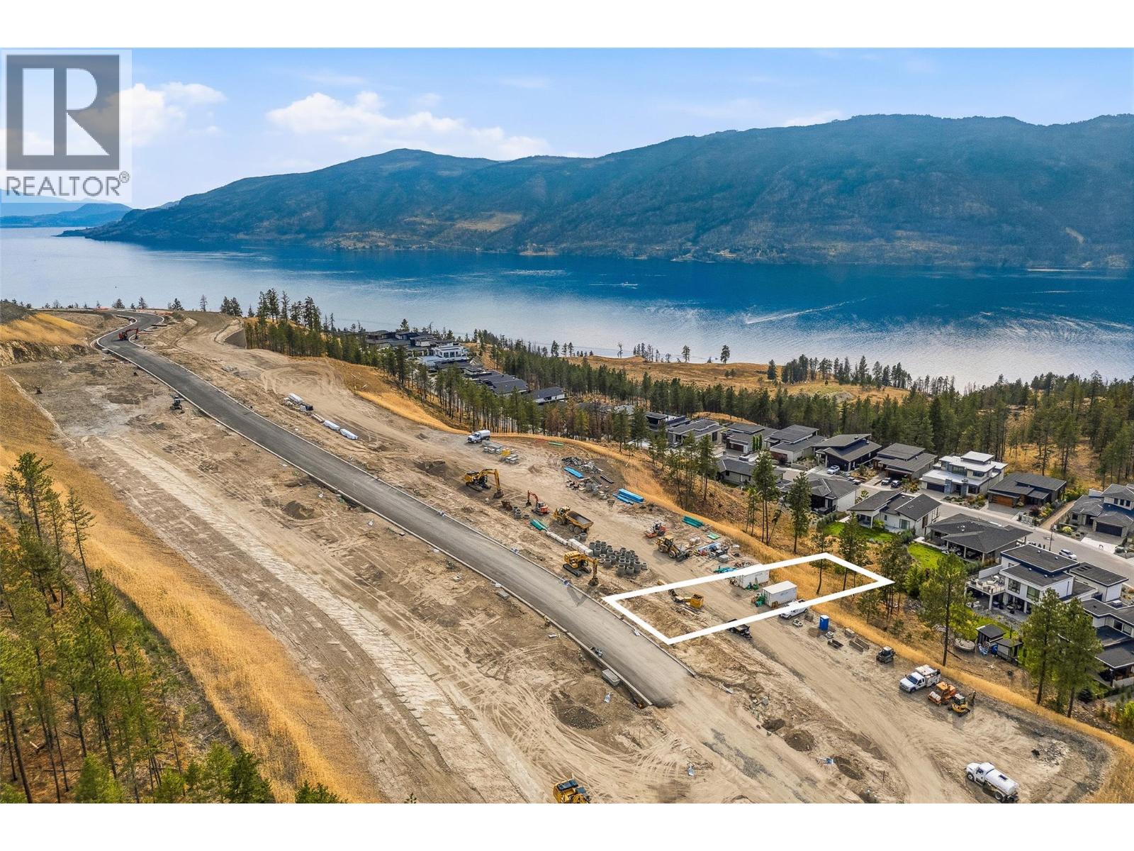 10305 Beacon Hill Drive, Lake Country, British Columbia  V4V 0A9 - Photo 1 - 10395477