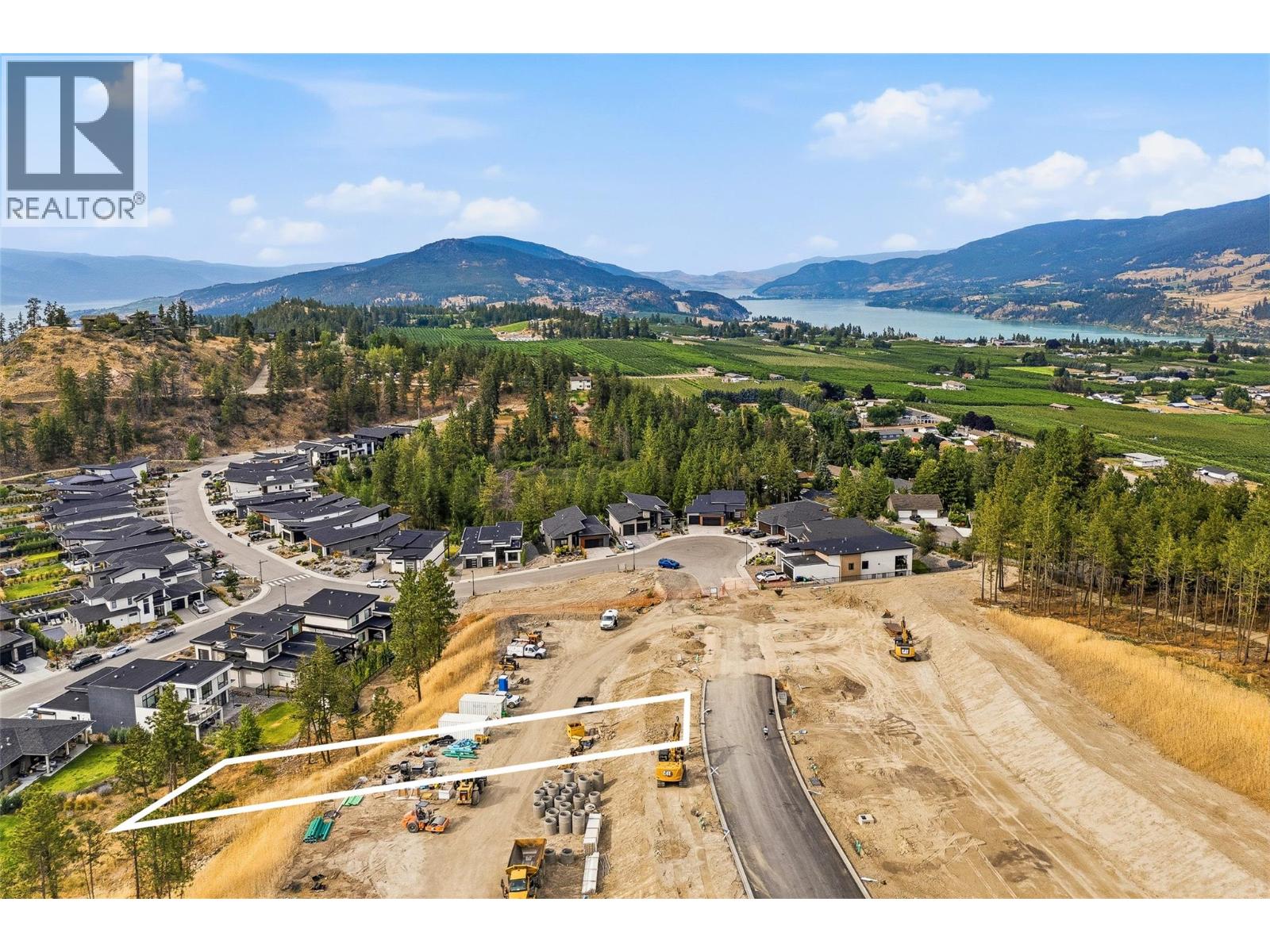 10305 Beacon Hill Drive, Lake Country, British Columbia  V4V 0A9 - Photo 3 - 10395477