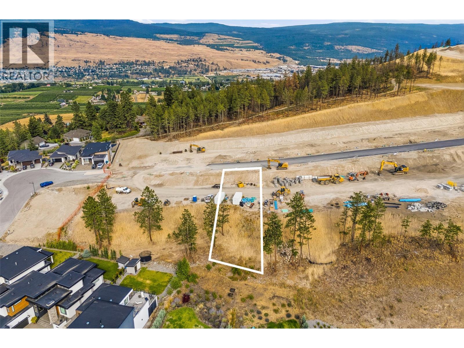 10305 Beacon Hill Drive, Lake Country, British Columbia  V4V 0A9 - Photo 4 - 10395477