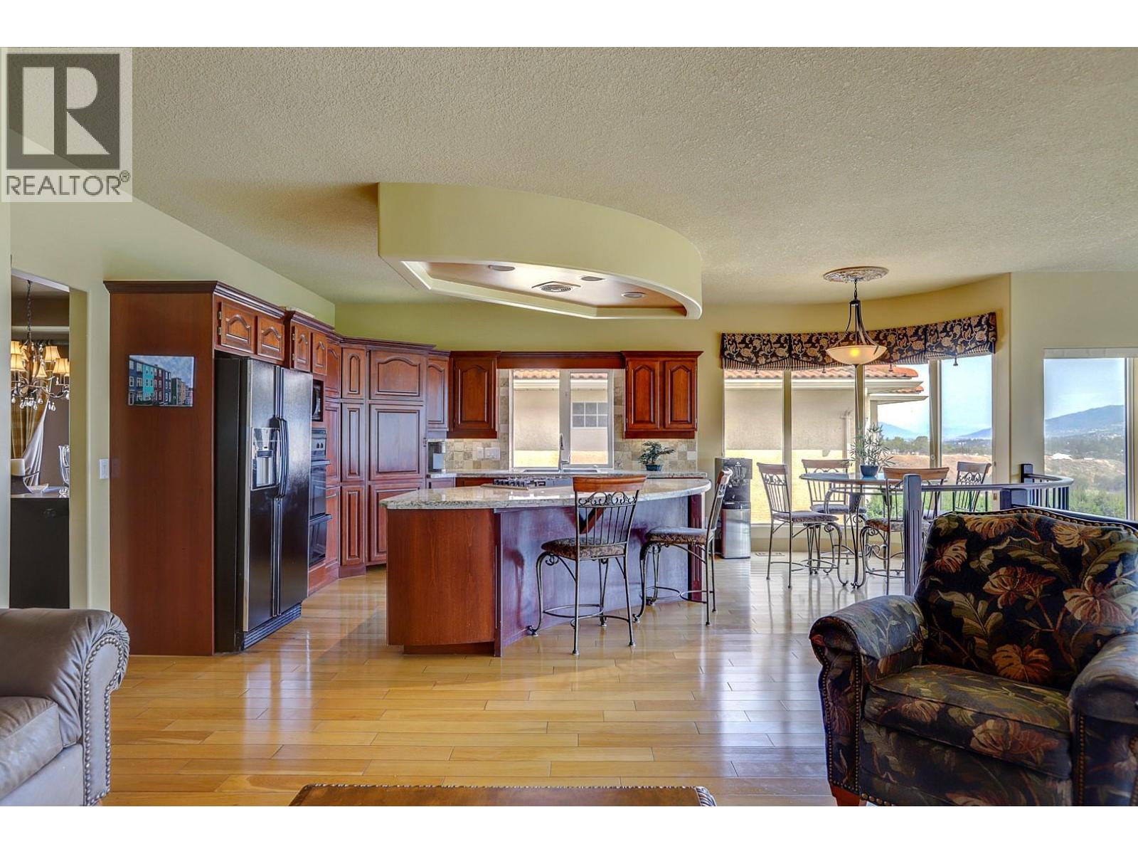 301 Country Estate Place, Vernon, British Columbia  V1B 2W7 - Photo 11 - 10395612