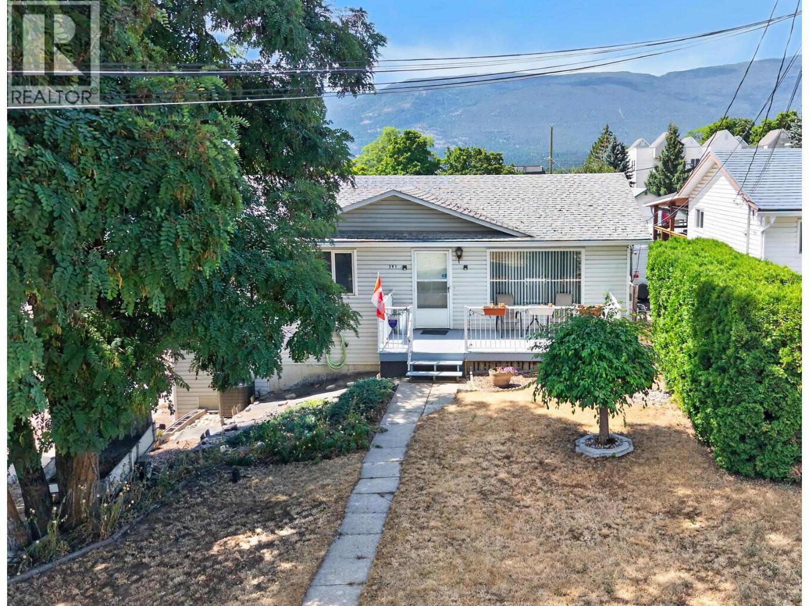 341 2 Street Se, Salmon Arm, British Columbia  V1E 4H3 - Photo 1 - 10396120