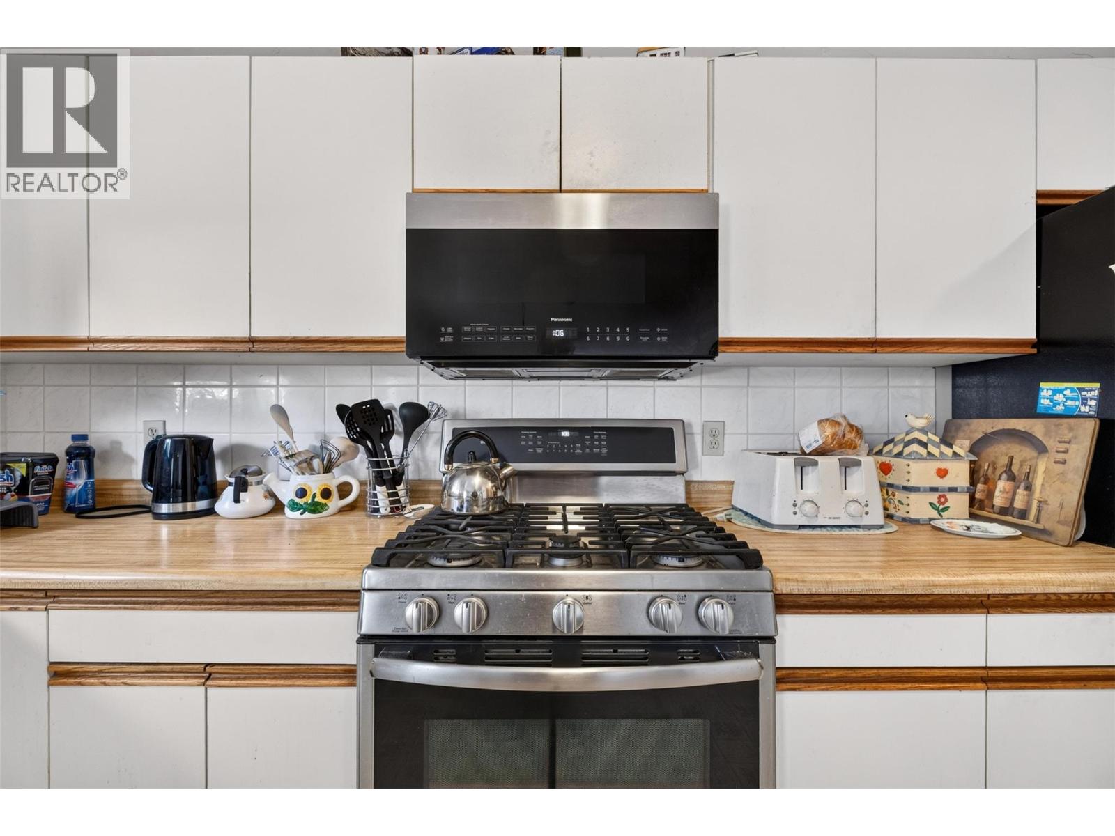 341 2 Street Se, Salmon Arm, British Columbia  V1E 4H3 - Photo 18 - 10396120
