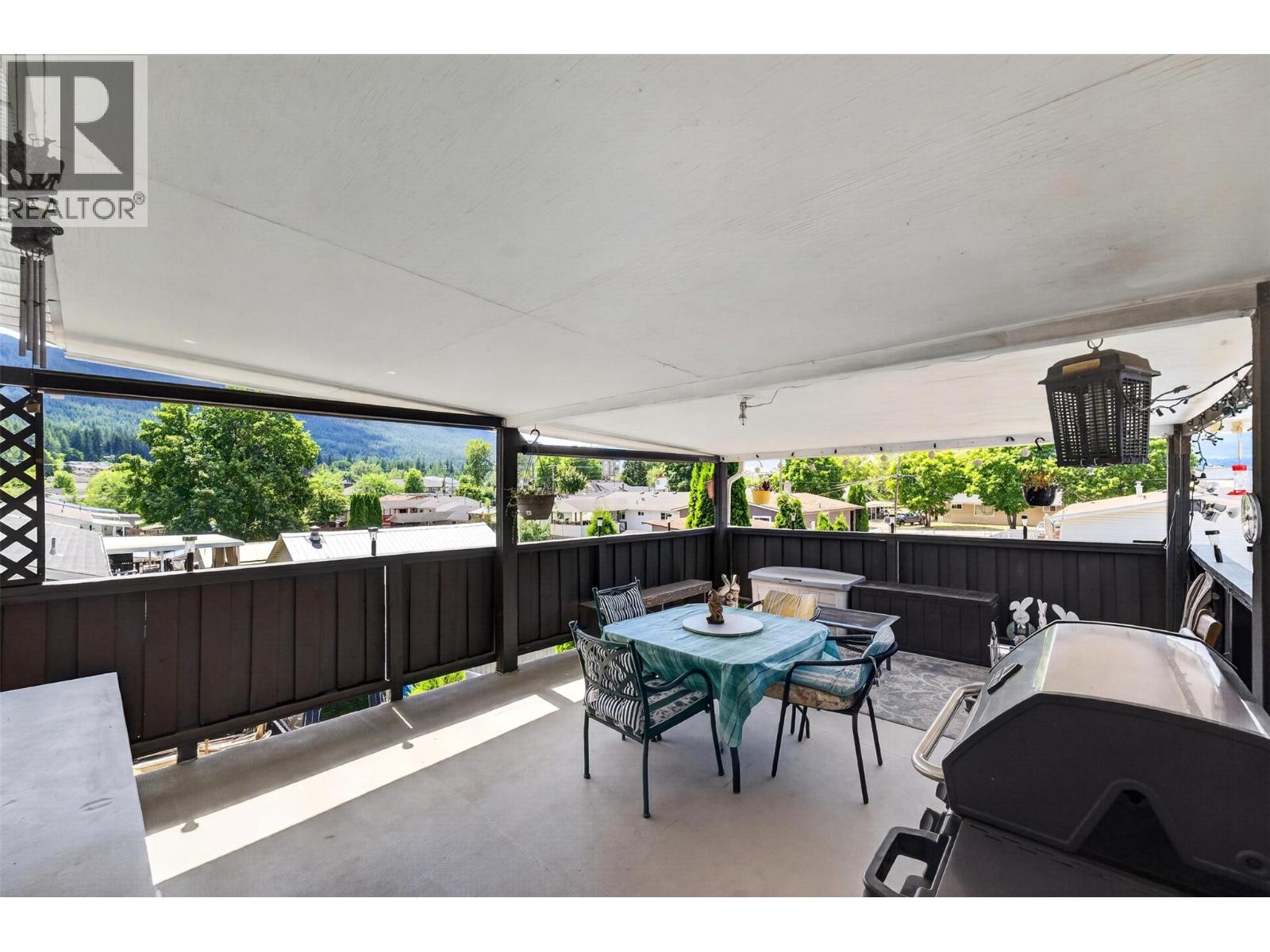 341 2 Street Se, Salmon Arm, British Columbia  V1E 4H3 - Photo 36 - 10396120