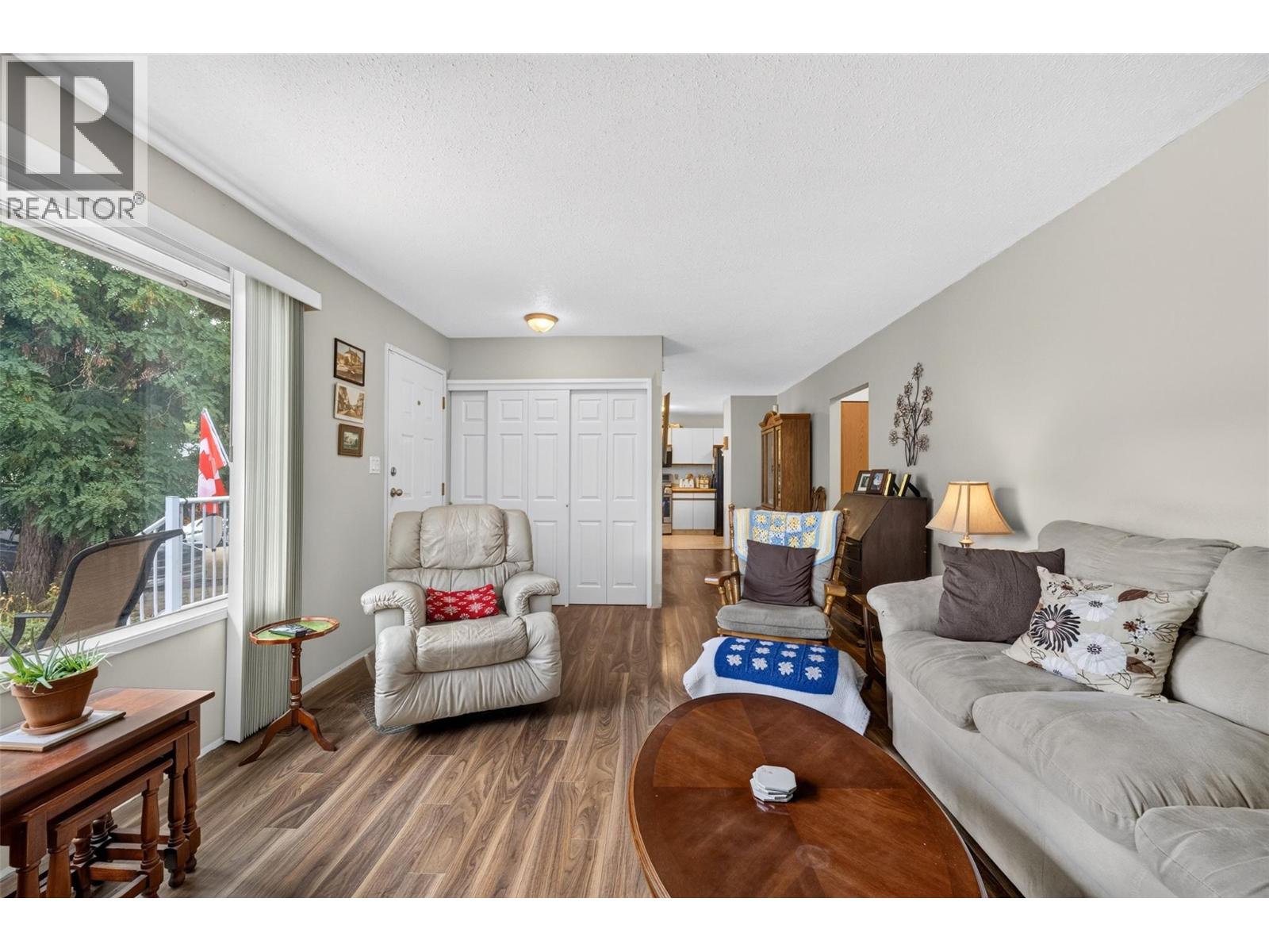 341 2 Street Se, Salmon Arm, British Columbia  V1E 4H3 - Photo 4 - 10396120