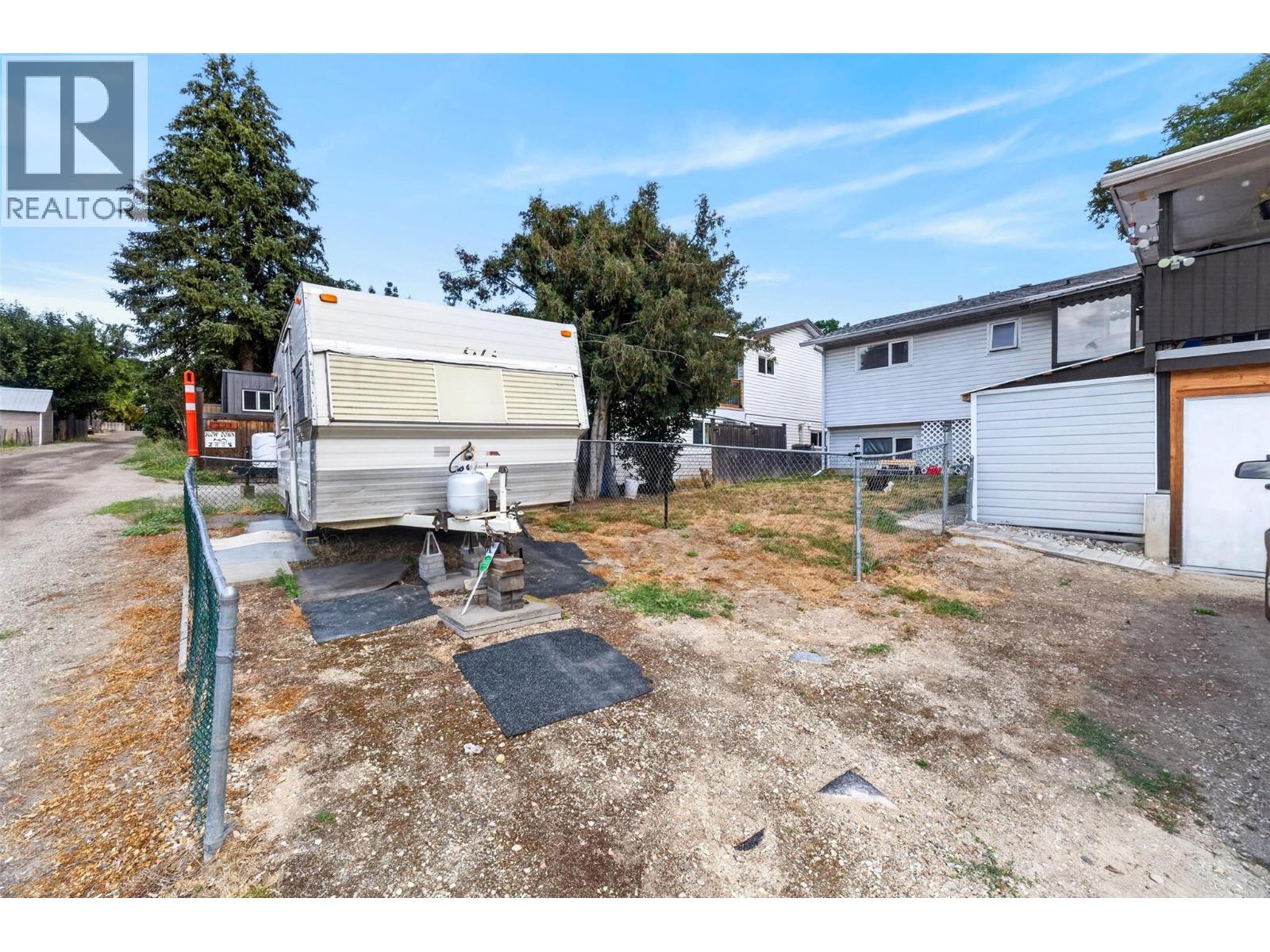 341 2 Street Se, Salmon Arm, British Columbia  V1E 4H3 - Photo 47 - 10396120