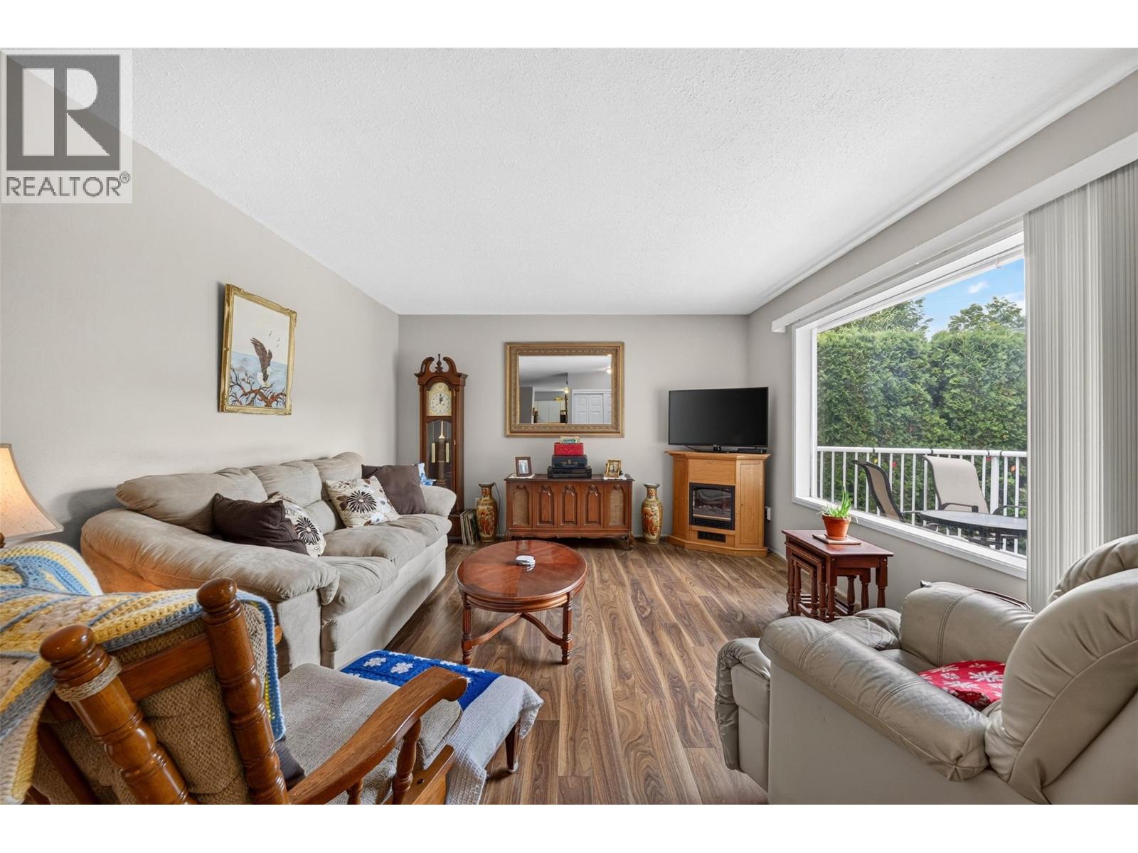 341 2 Street Se, Salmon Arm, British Columbia  V1E 4H3 - Photo 7 - 10396120