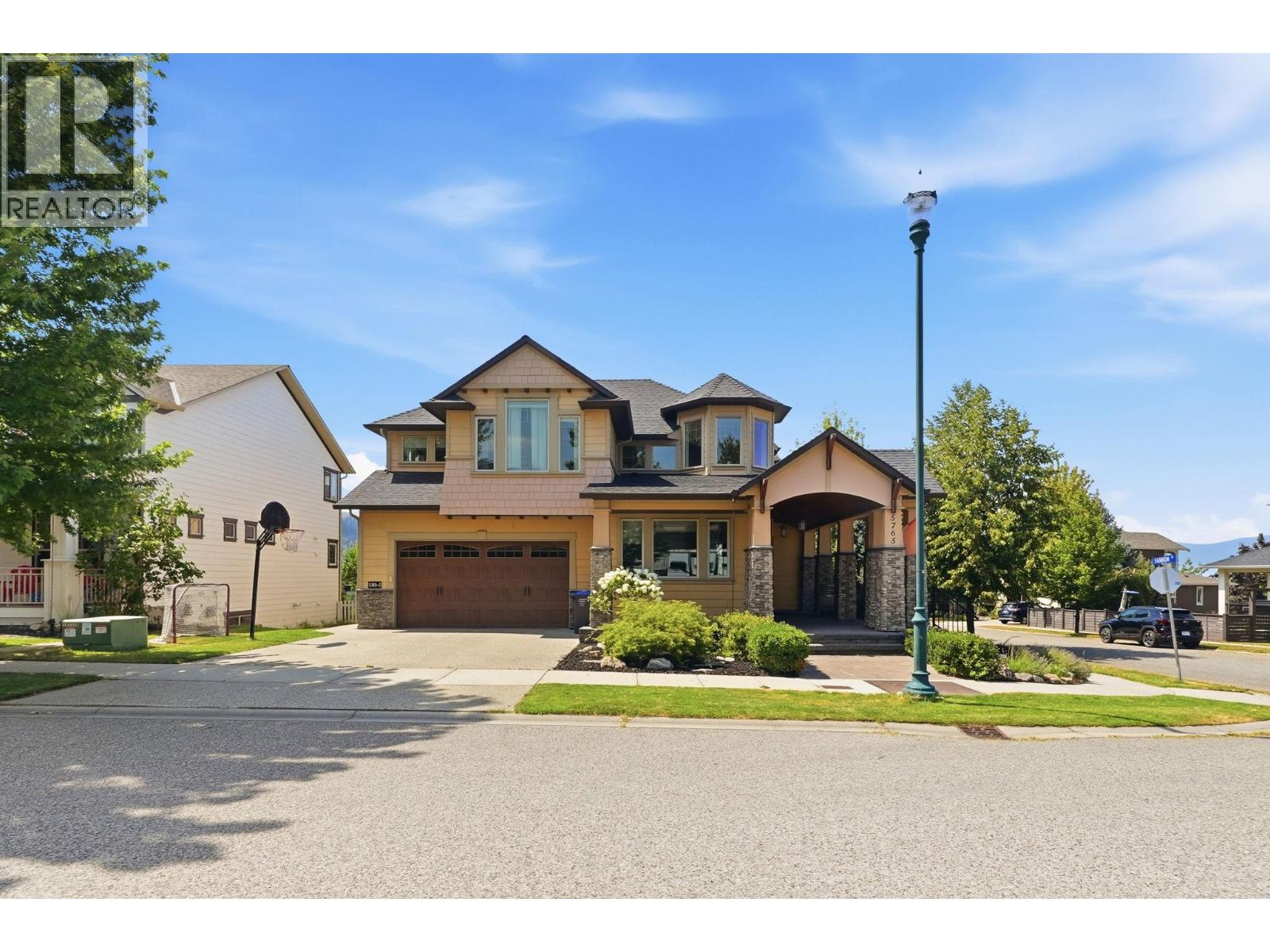 5765 Mountainside Drive, Kelowna, British Columbia  V1W 5H2 - Photo 1 - 10396052