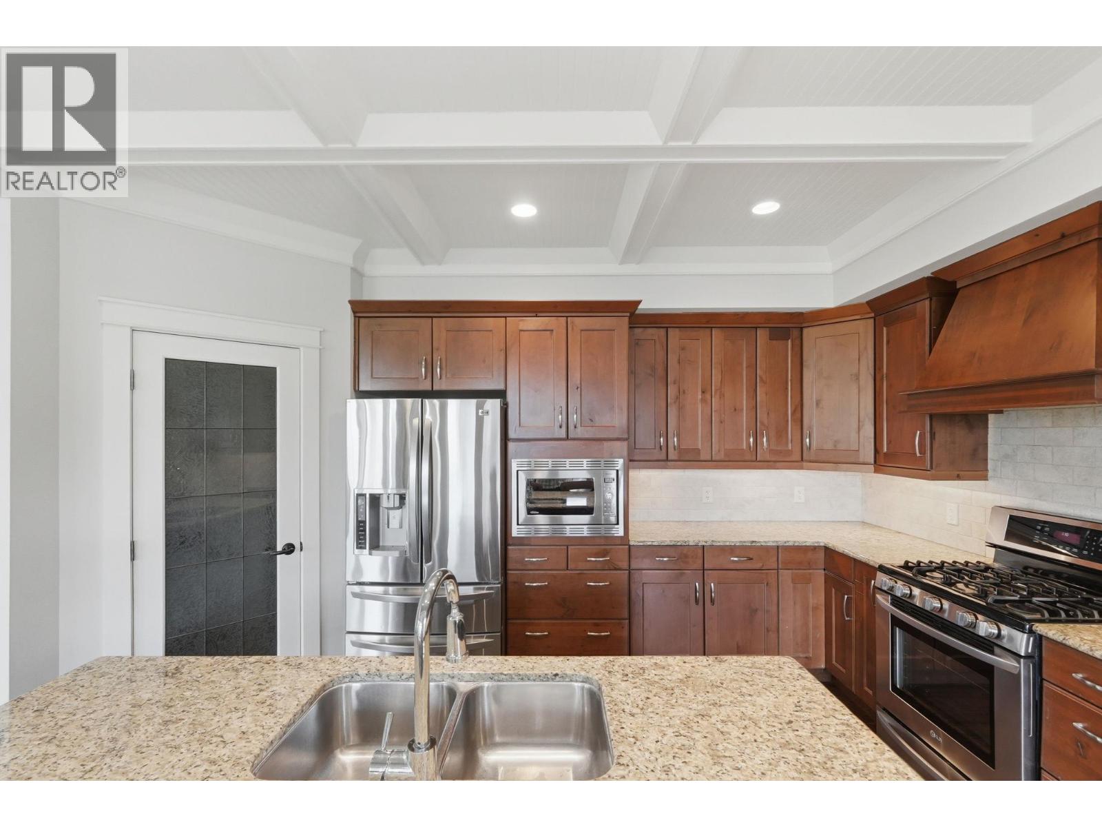 5765 Mountainside Drive, Kelowna, British Columbia  V1W 5H2 - Photo 23 - 10396052
