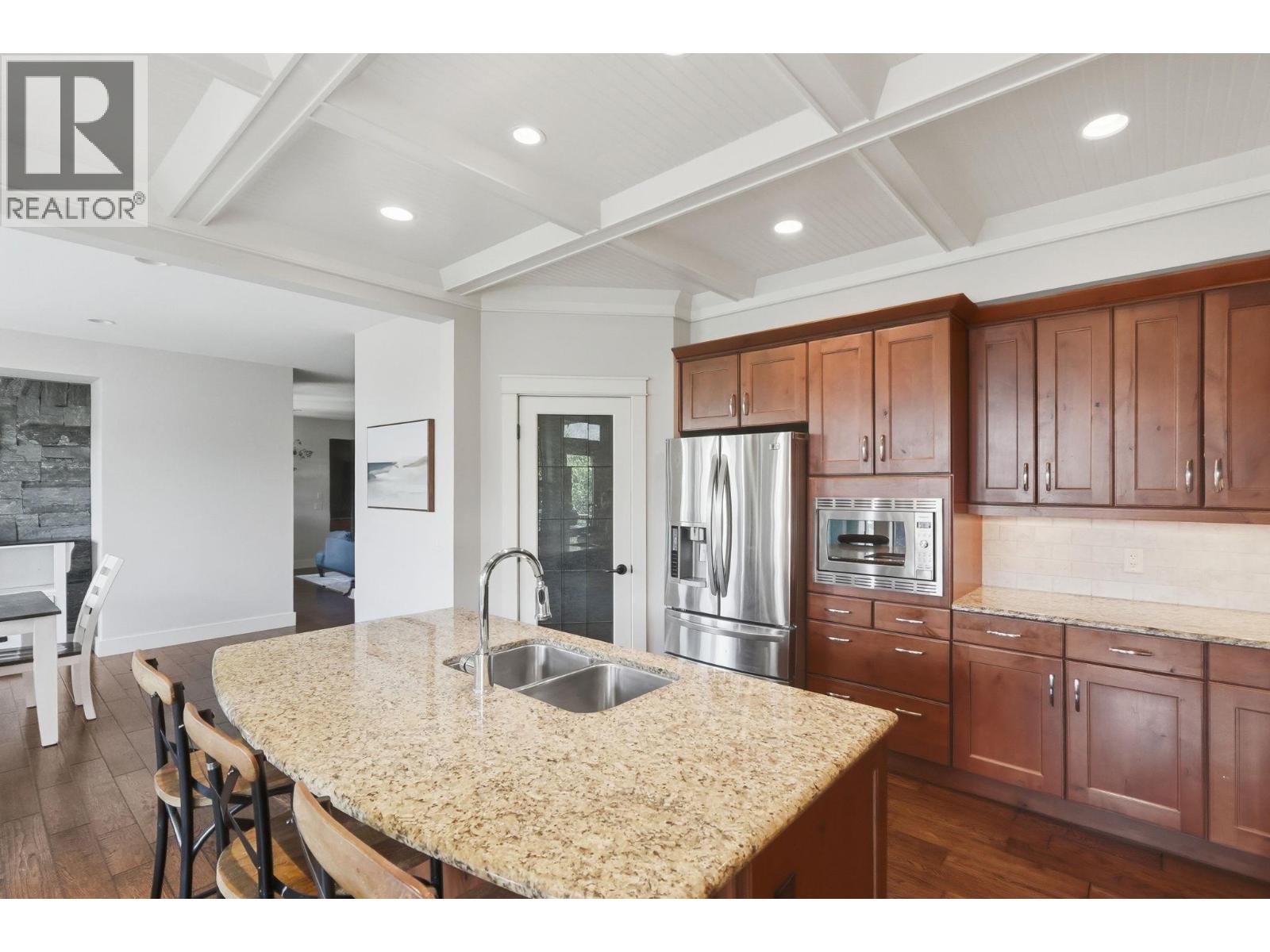 5765 Mountainside Drive, Kelowna, British Columbia  V1W 5H2 - Photo 24 - 10396052