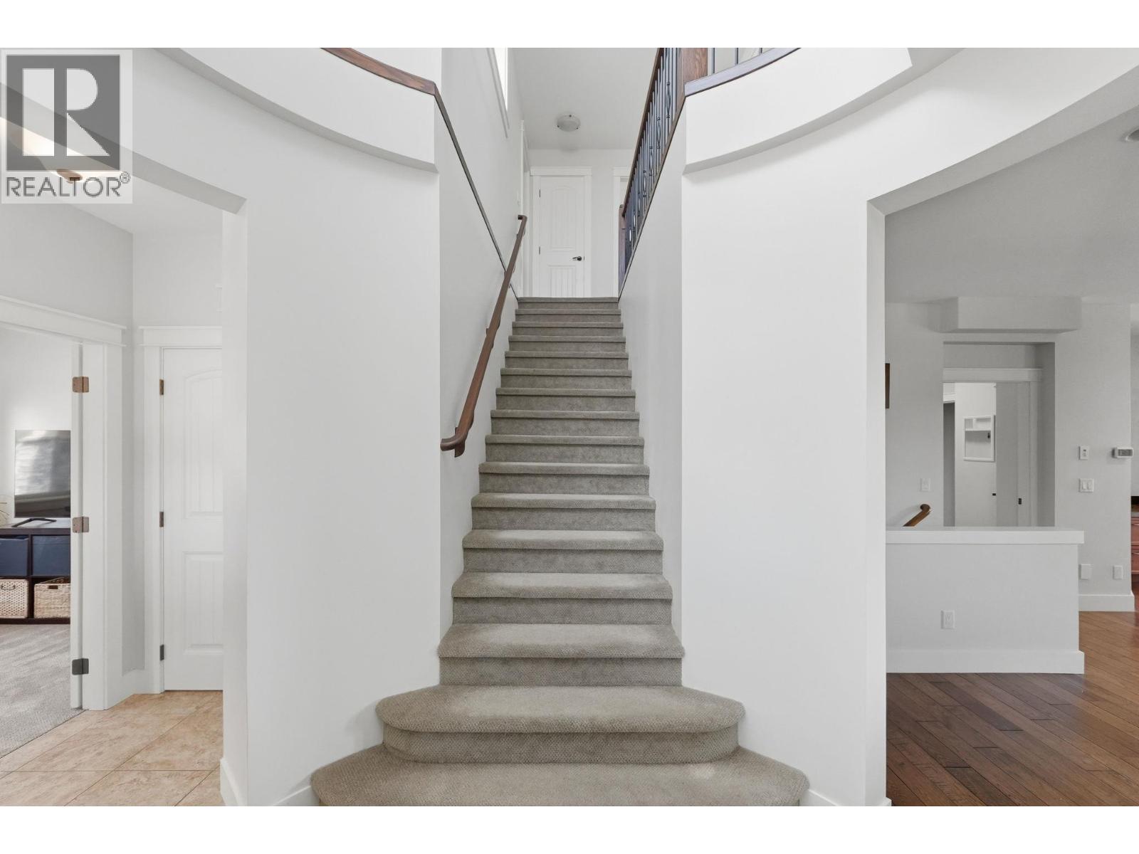 5765 Mountainside Drive, Kelowna, British Columbia  V1W 5H2 - Photo 43 - 10396052