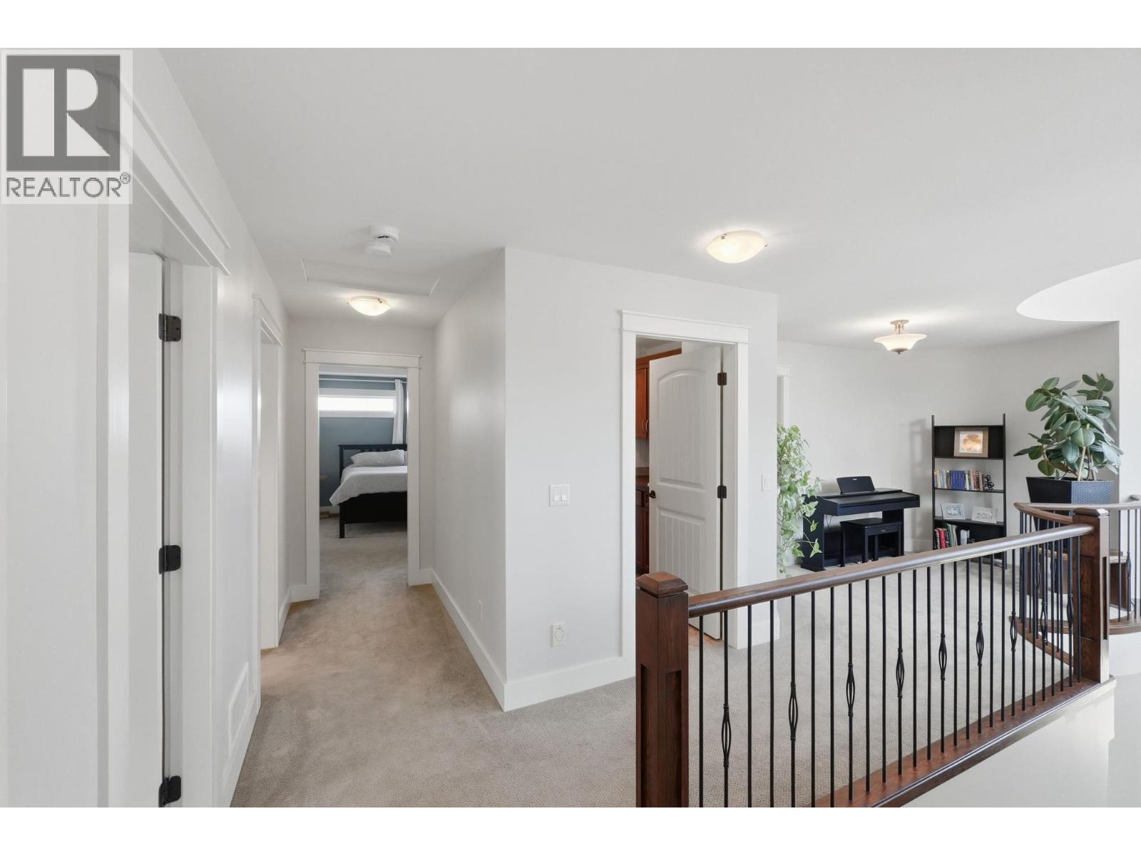 5765 Mountainside Drive, Kelowna, British Columbia  V1W 5H2 - Photo 44 - 10396052