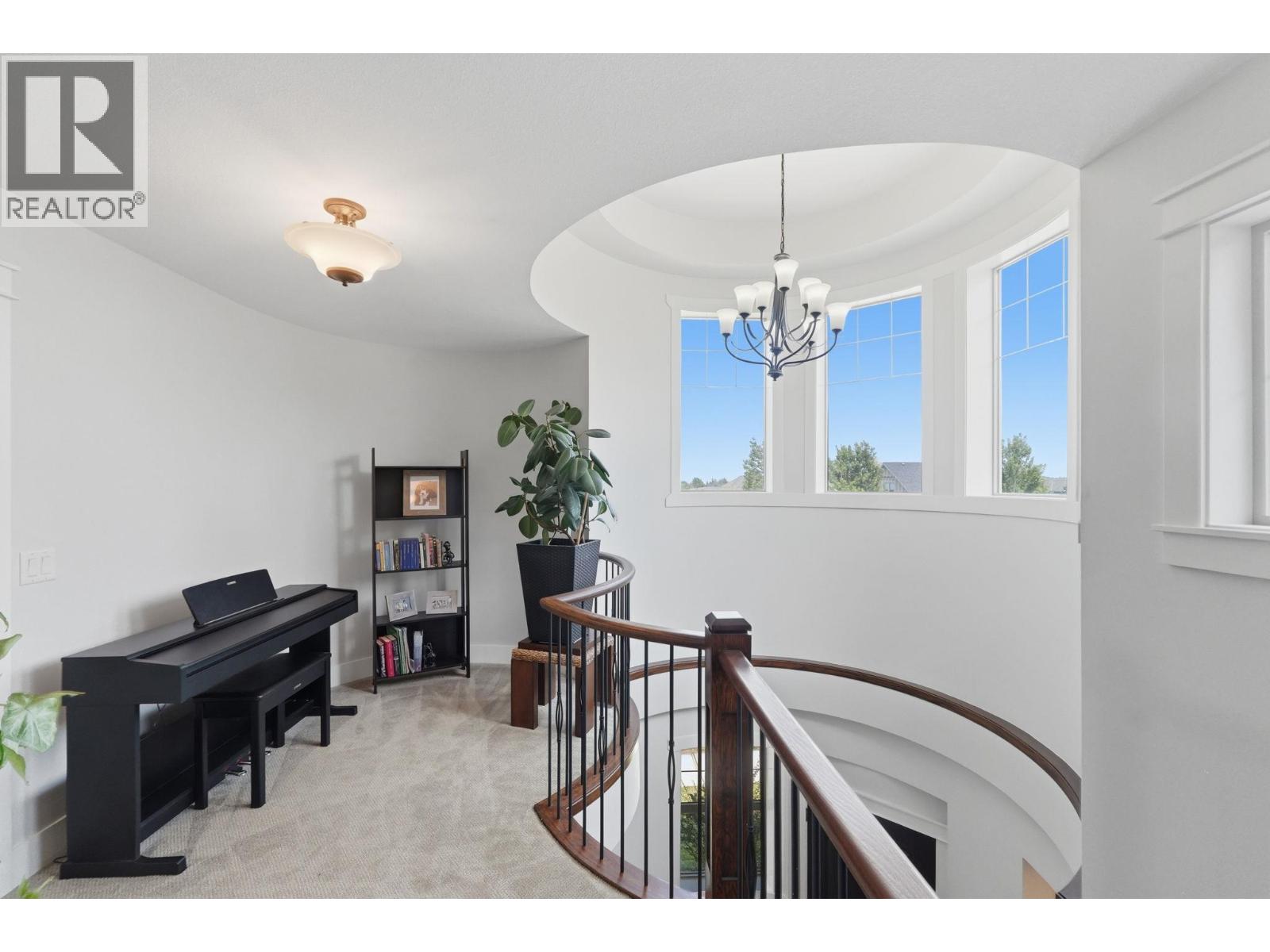 5765 Mountainside Drive, Kelowna, British Columbia  V1W 5H2 - Photo 45 - 10396052