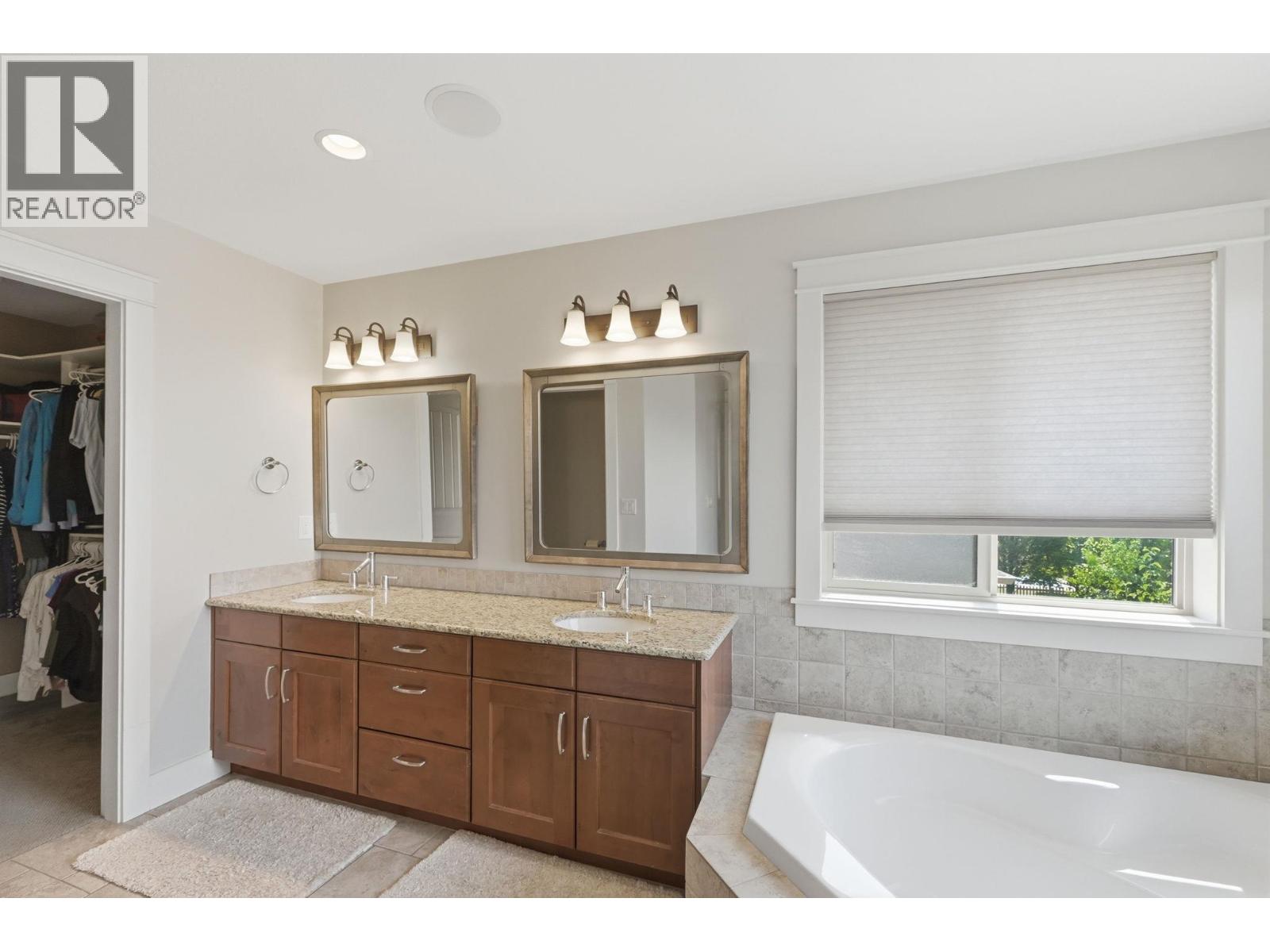 5765 Mountainside Drive, Kelowna, British Columbia  V1W 5H2 - Photo 52 - 10396052