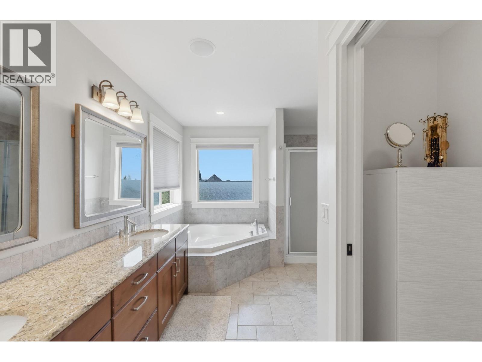 5765 Mountainside Drive, Kelowna, British Columbia  V1W 5H2 - Photo 53 - 10396052
