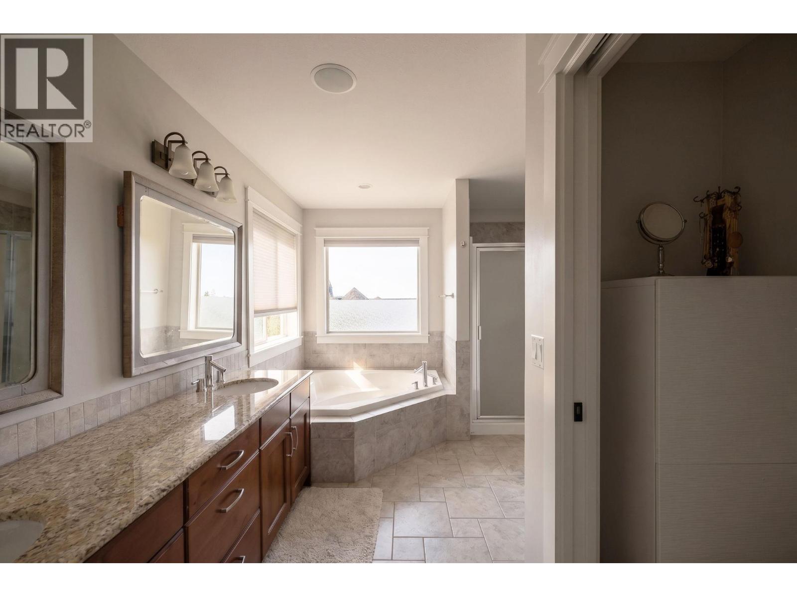 5765 Mountainside Drive, Kelowna, British Columbia  V1W 5H2 - Photo 54 - 10396052