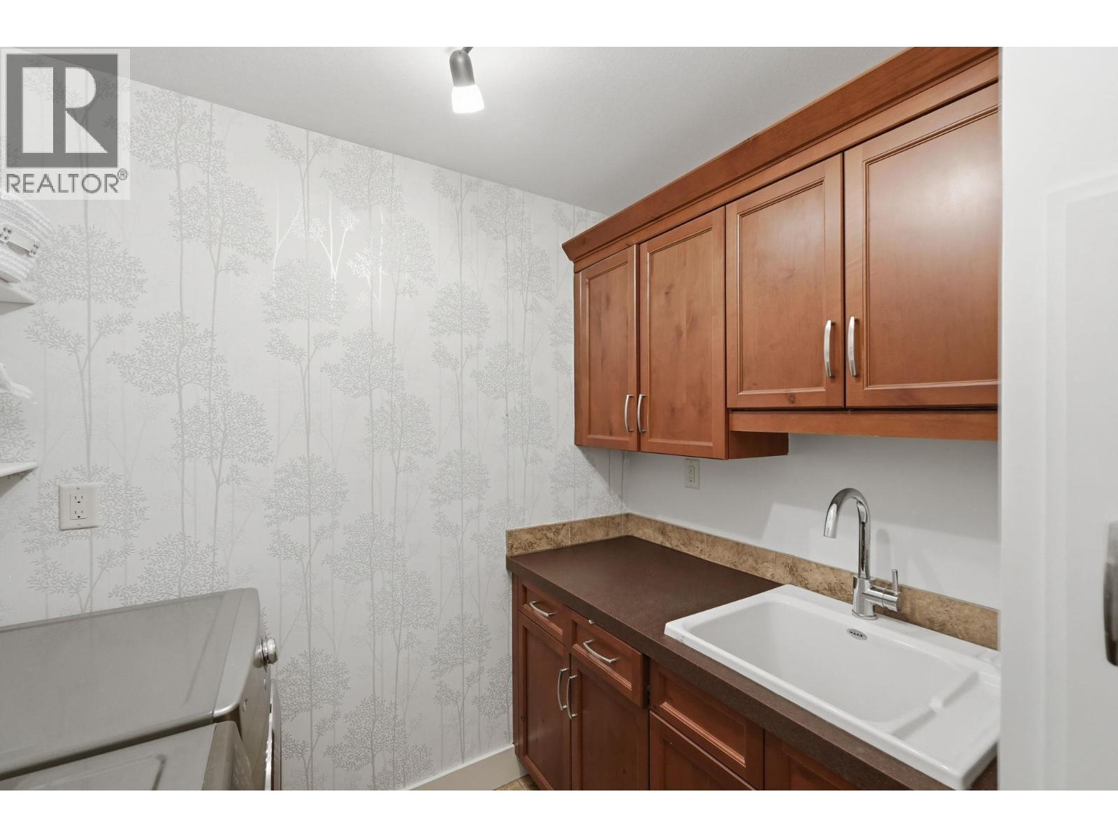 5765 Mountainside Drive, Kelowna, British Columbia  V1W 5H2 - Photo 67 - 10396052