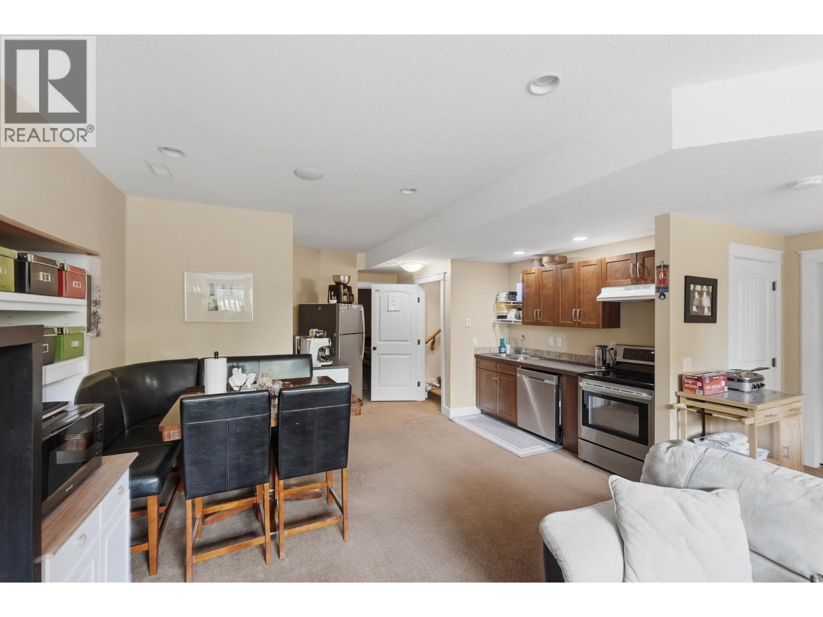 5765 Mountainside Drive, Kelowna, British Columbia  V1W 5H2 - Photo 75 - 10396052