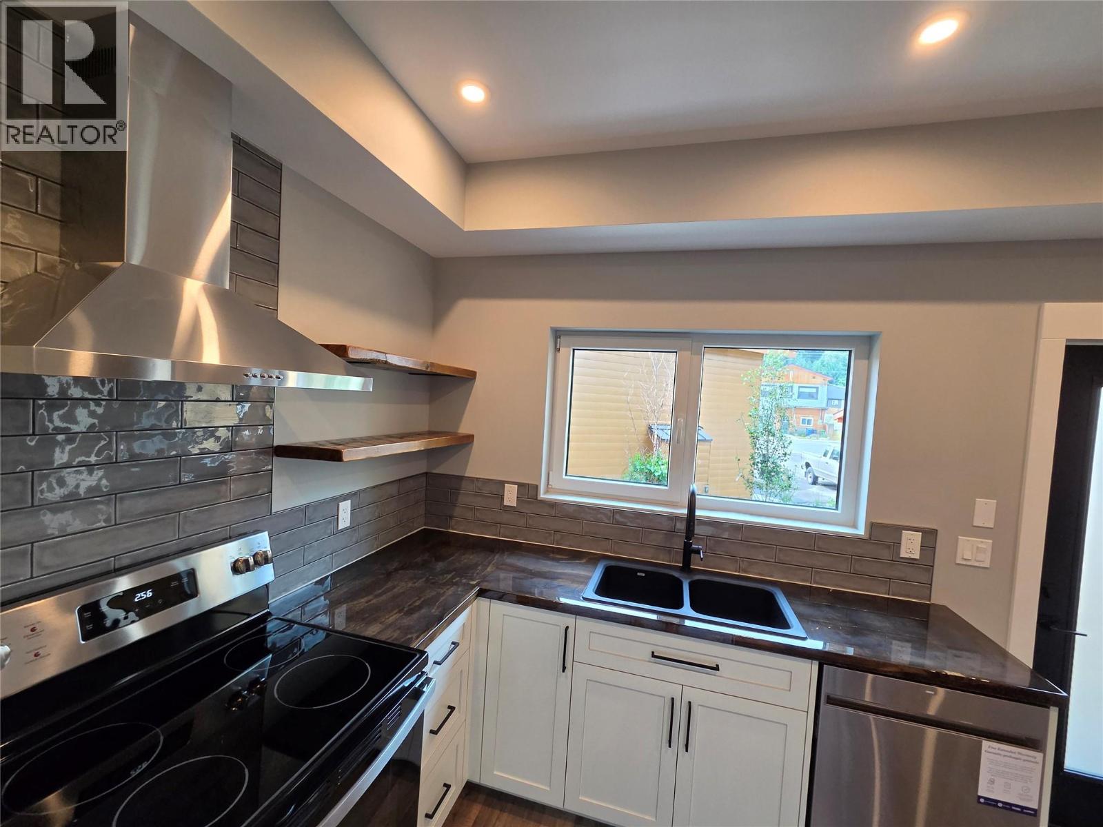 83 Wallinger Avenue, Kimberley, British Columbia  V1A 1Y6 - Photo 4 - 10396104