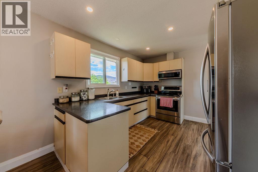 667 Cumberland Avenue, Kamloops, British Columbia  V2B 1Z1 - Photo 10 - 10395945