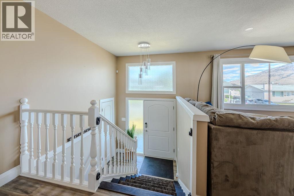 667 Cumberland Avenue, Kamloops, British Columbia  V2B 1Z1 - Photo 3 - 10395945