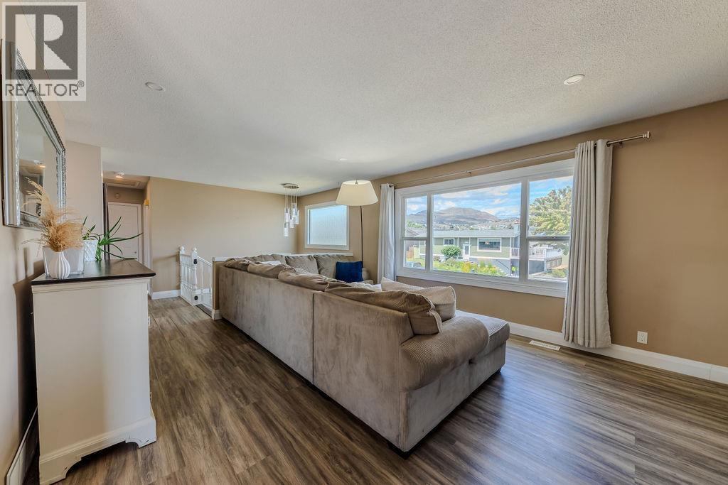 667 Cumberland Avenue, Kamloops, British Columbia  V2B 1Z1 - Photo 5 - 10395945