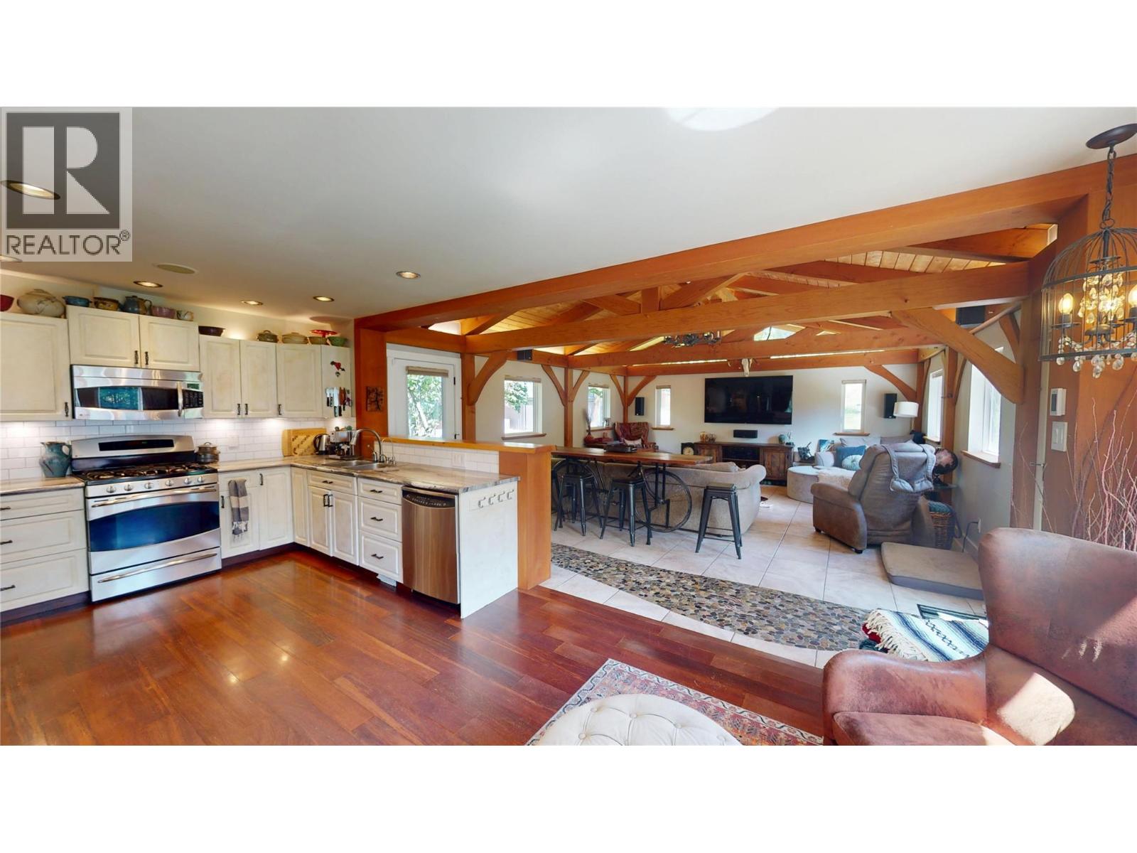 4200 Wilks Road, Cranbrook, British Columbia  V1C 6S9 - Photo 5 - 10396218