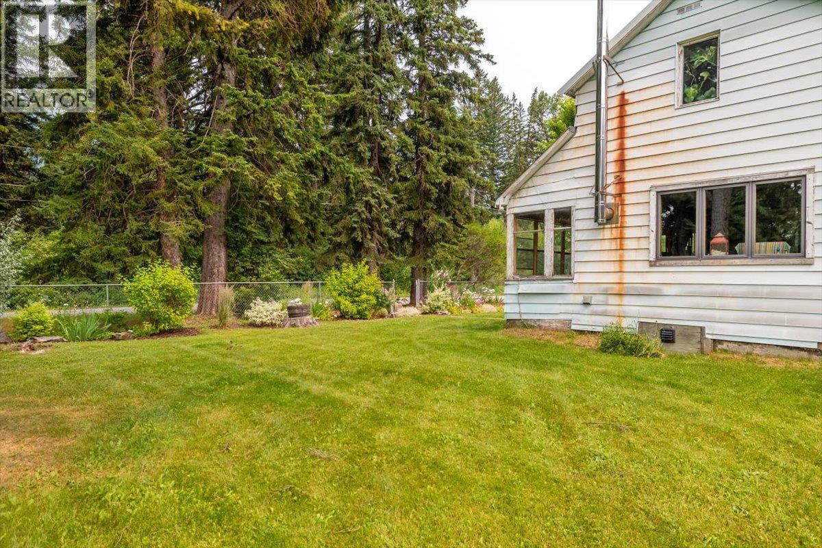 9832 Victoria Street, Fernie, British Columbia  V0B 1M5 - Photo 10 - 10396209