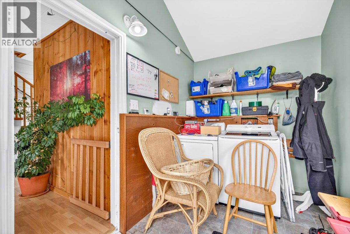 9832 Victoria Street, Fernie, British Columbia  V0B 1M5 - Photo 11 - 10396209