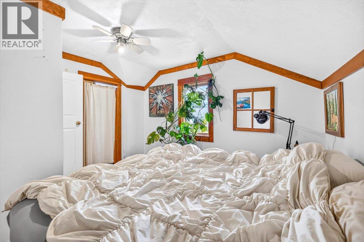 9832 Victoria Street, Fernie, British Columbia  V0B 1M5 - Photo 14 - 10396209